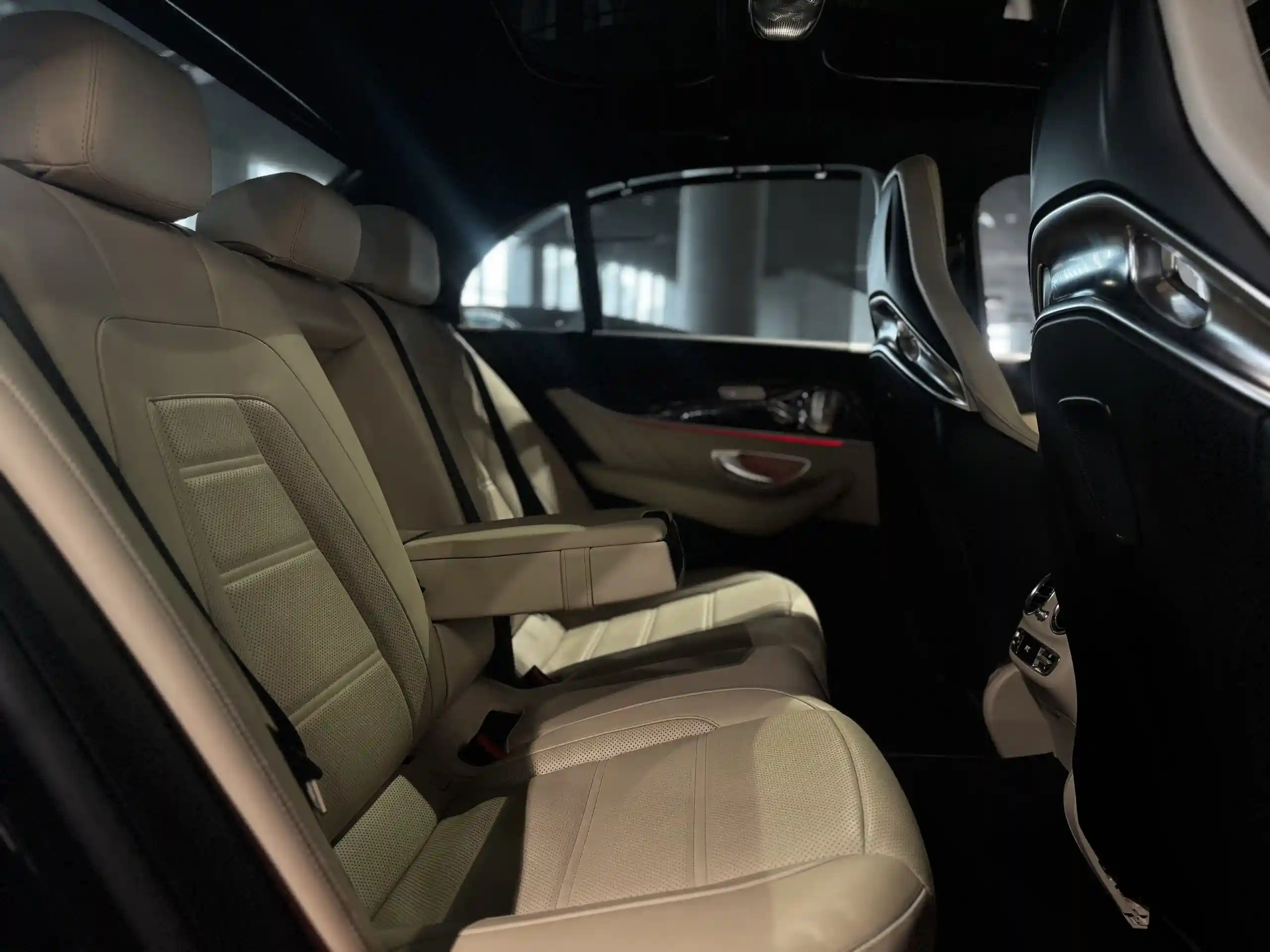 Mercedes-Benz E-Класс 2021