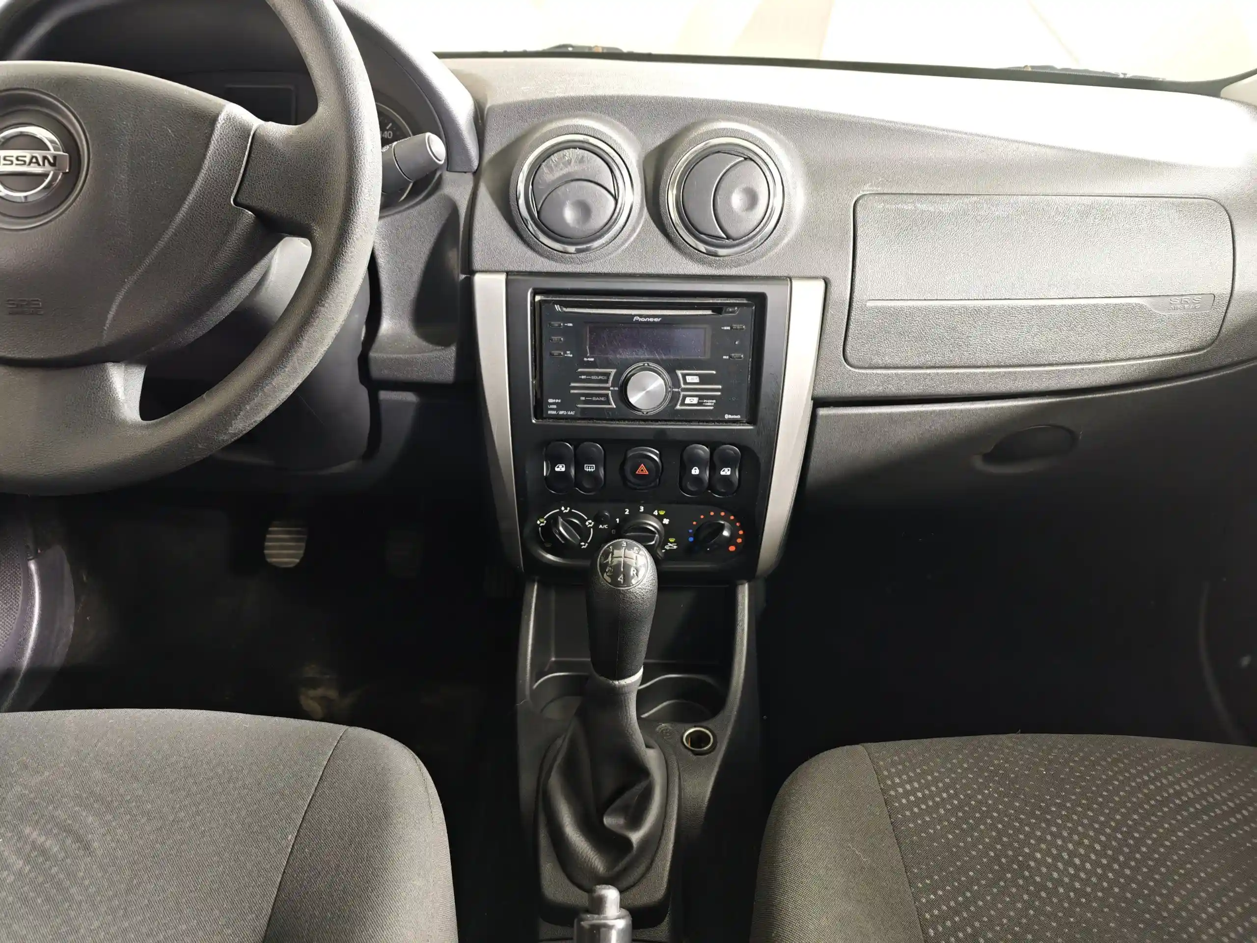Nissan Almera 2015