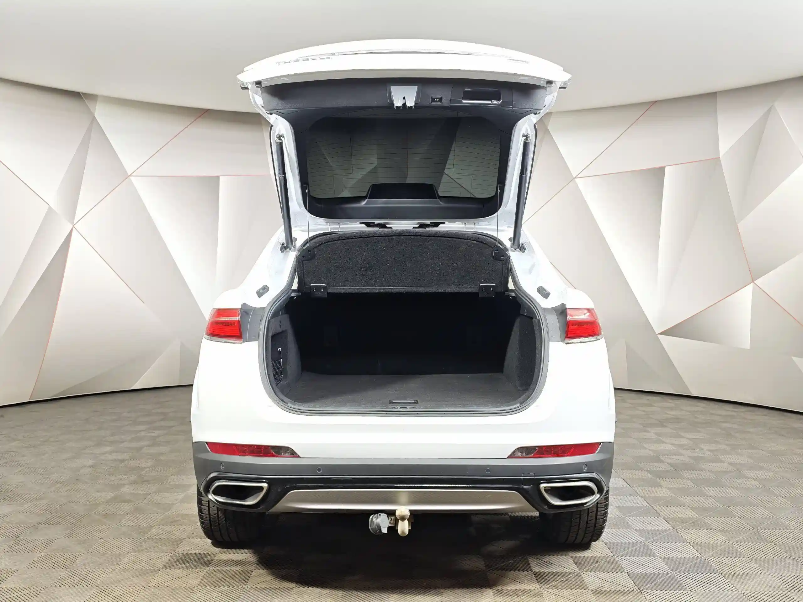 Geely Tugella 2021