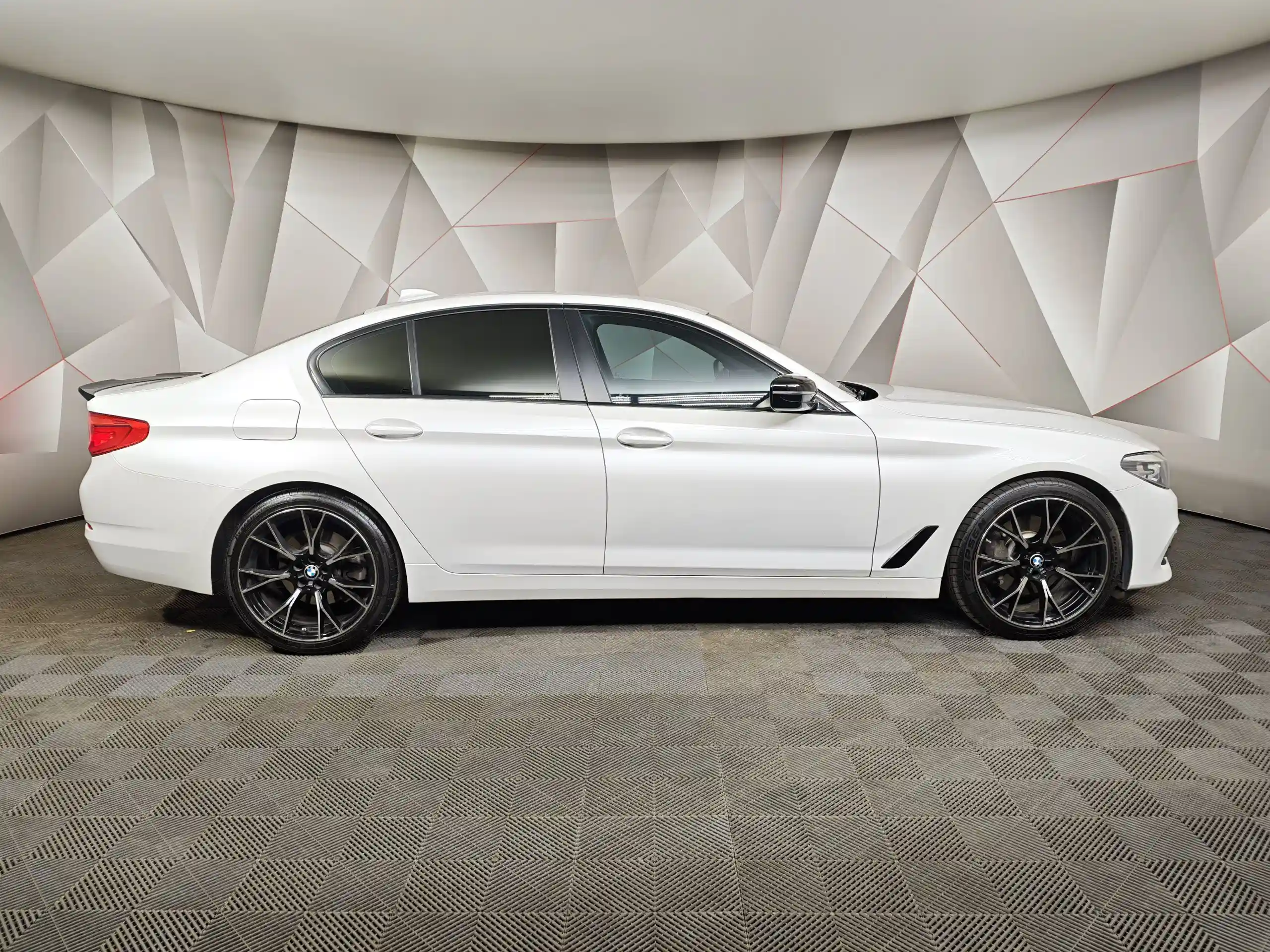 BMW 5 серия 2017