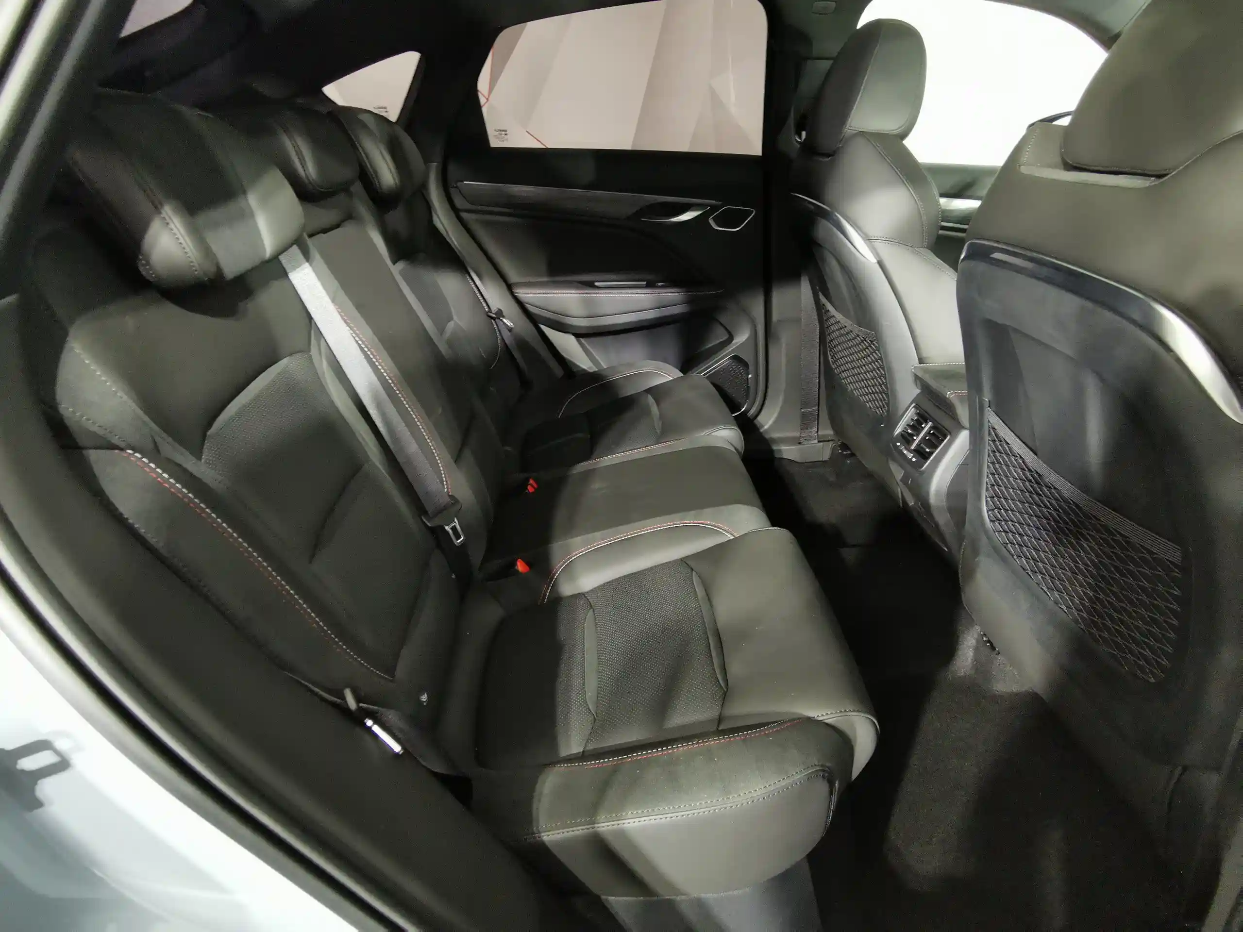 Geely Tugella 2022