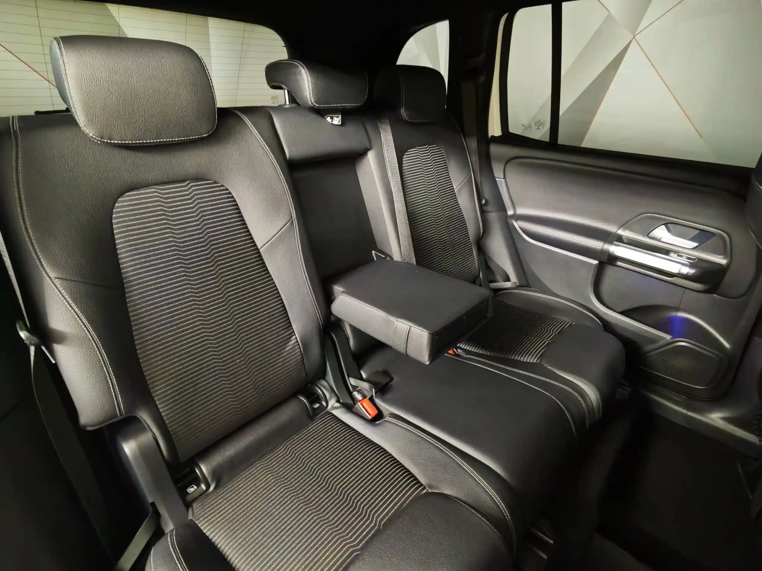 Mercedes-Benz GLB 2021