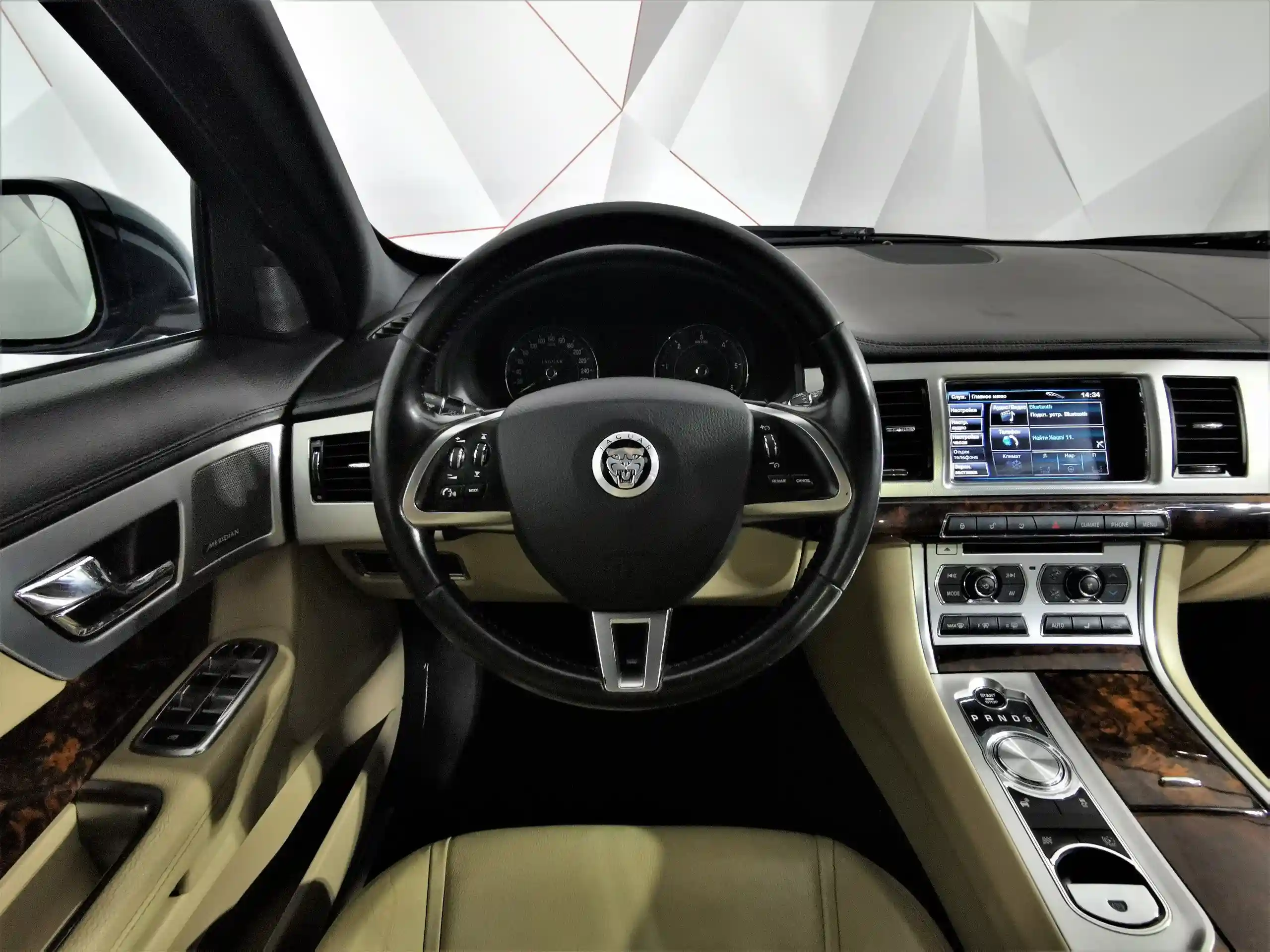 Jaguar XF 2013