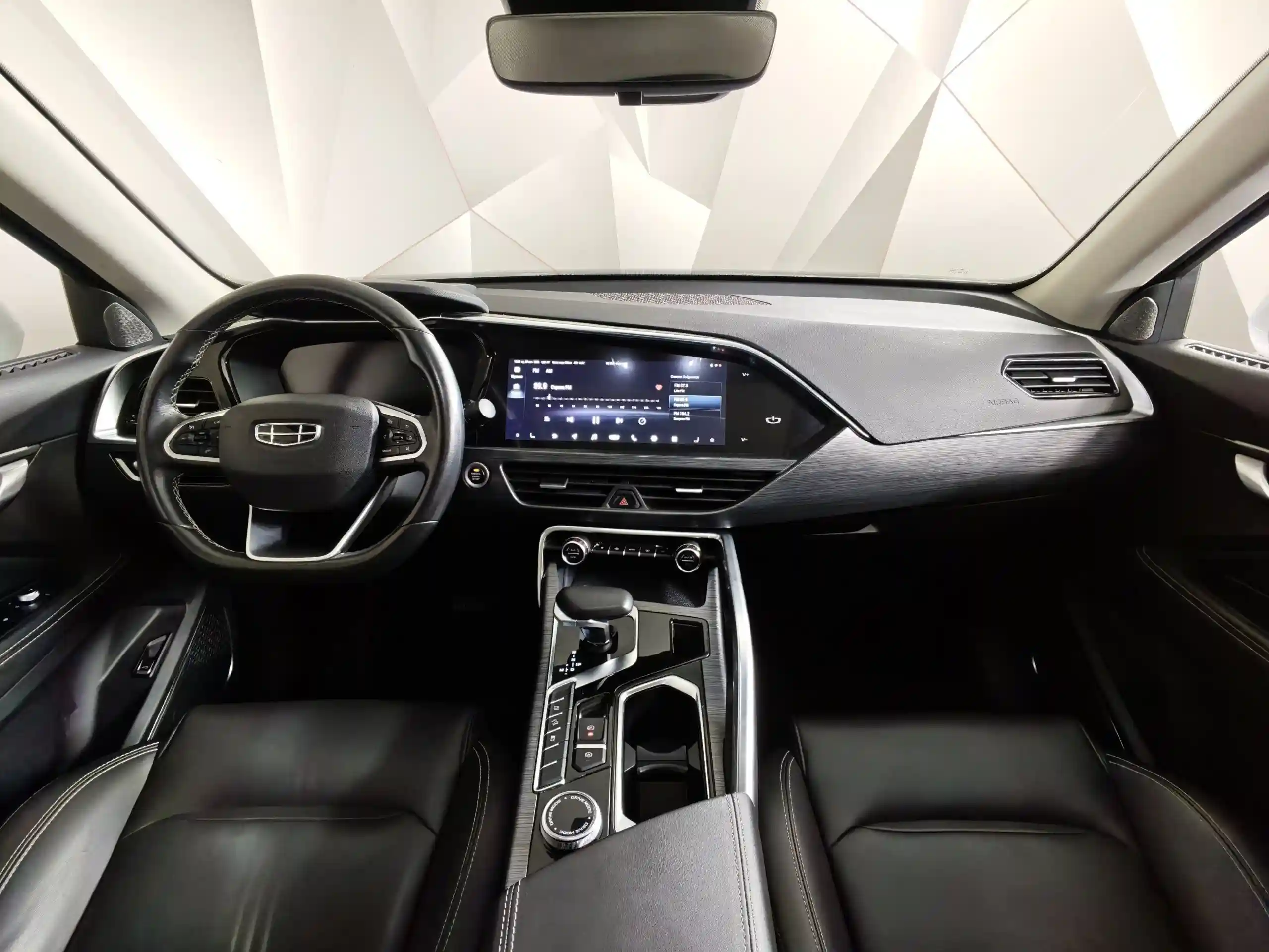 Geely Tugella 2021