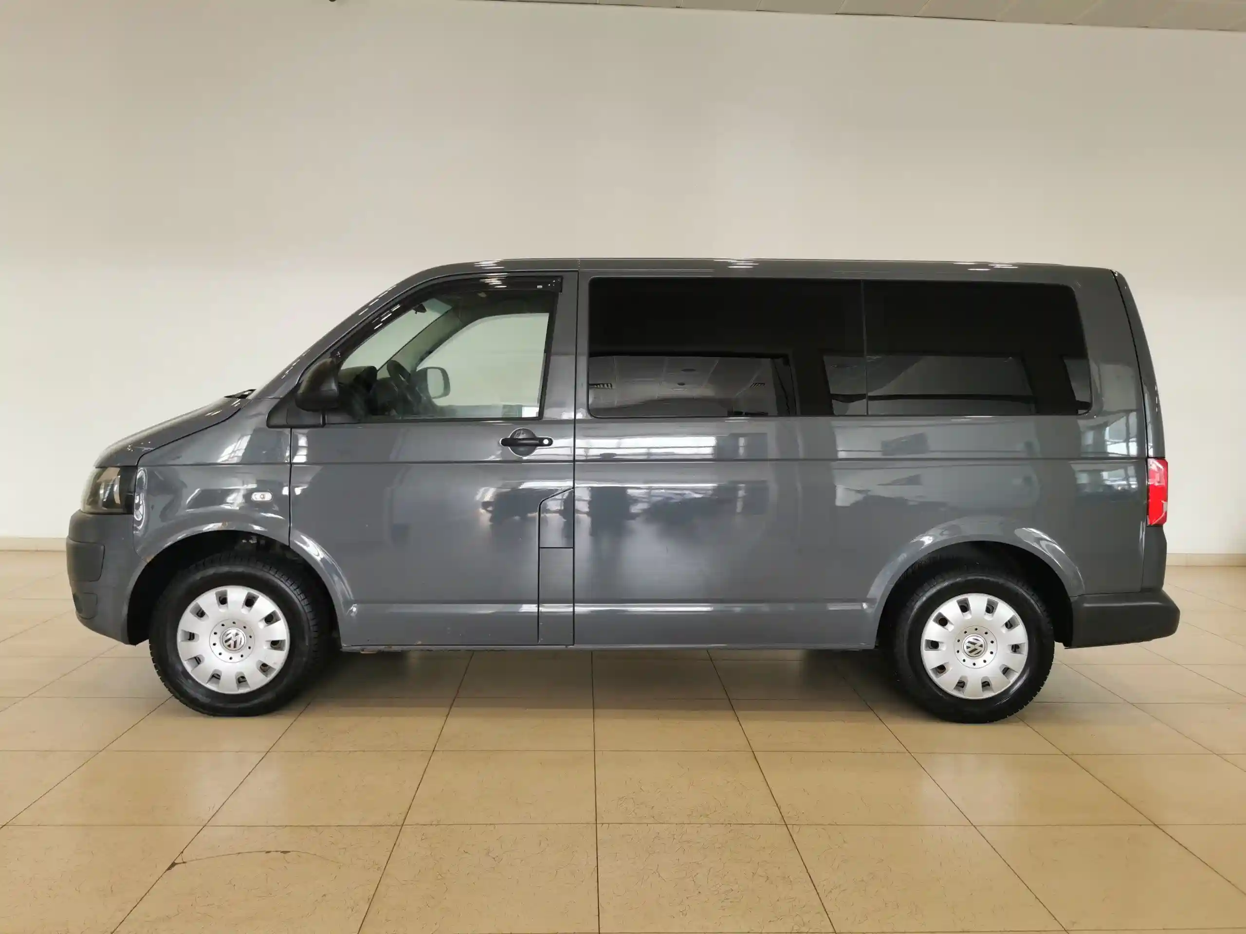 Volkswagen Caravelle 2011