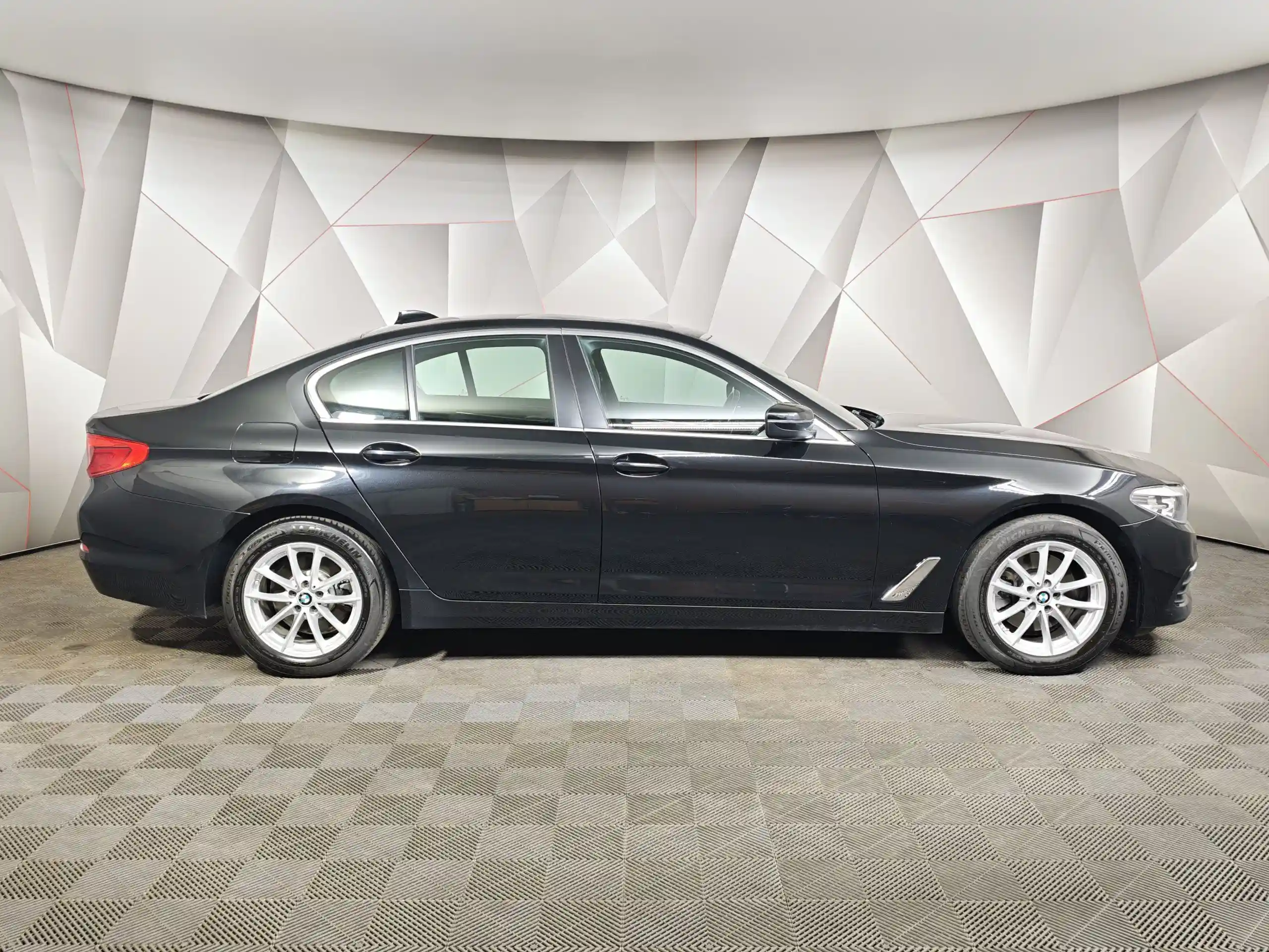 BMW 5 серия 2019