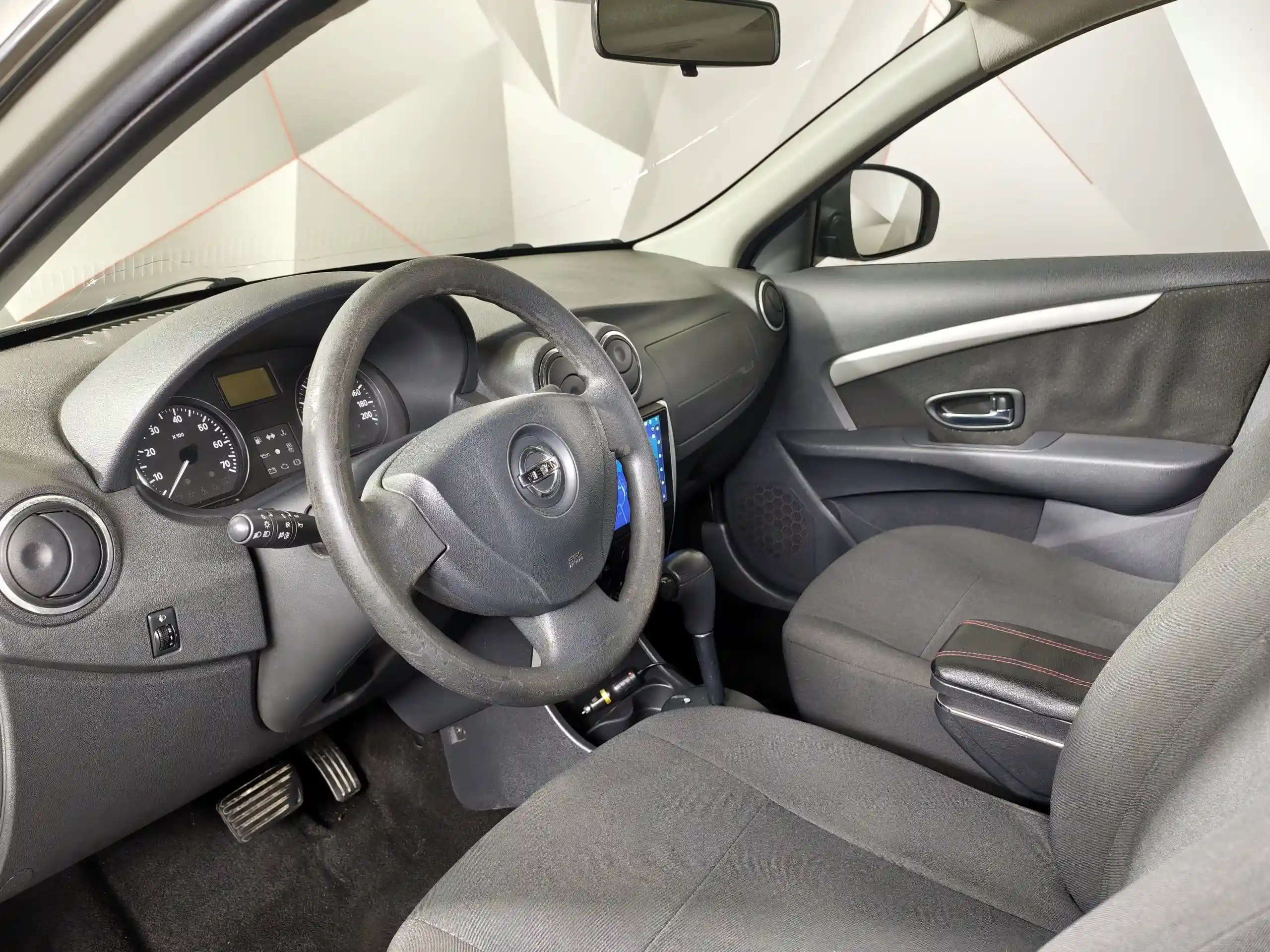 Nissan Almera 2015