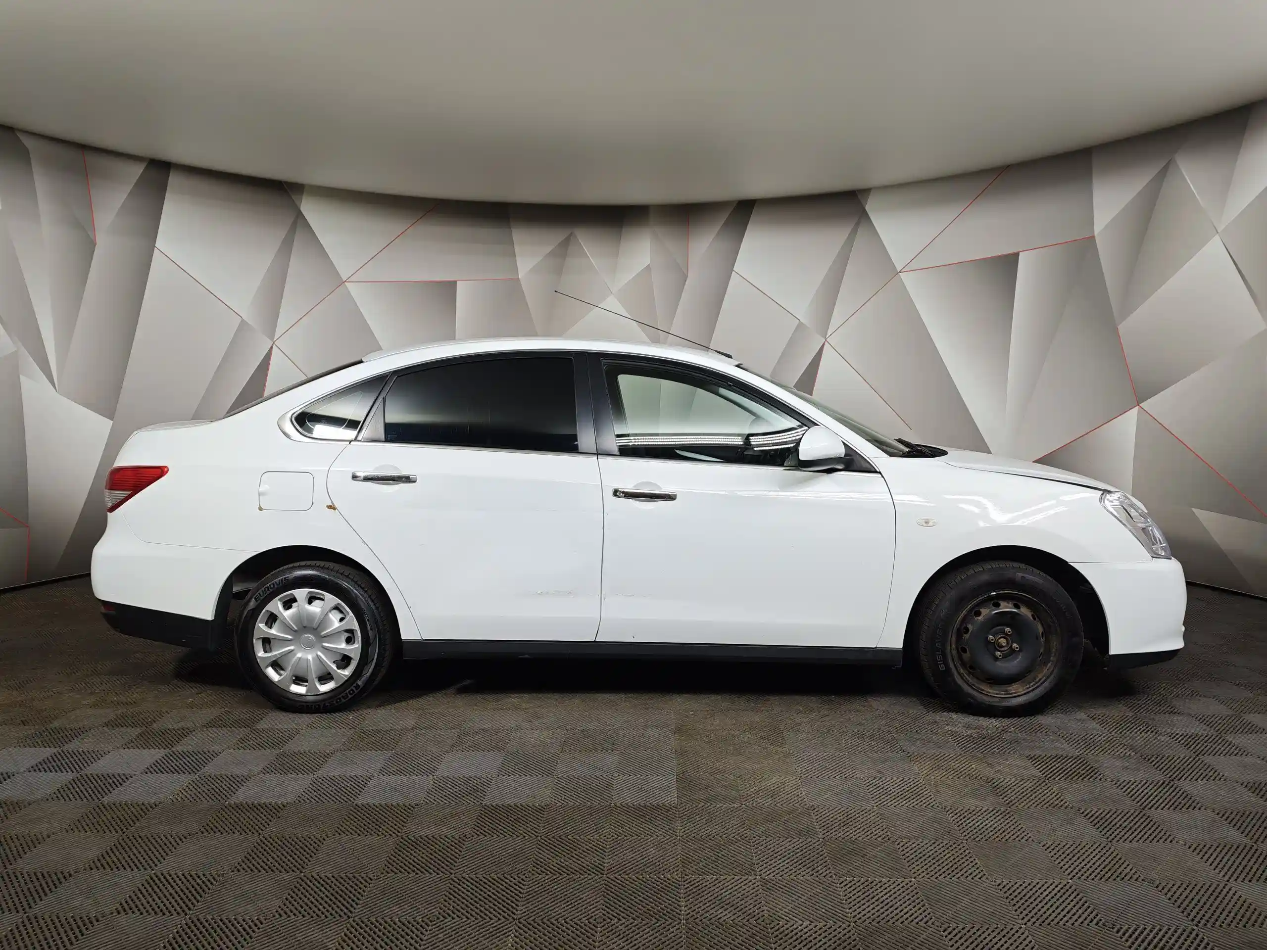 Nissan Almera 2015