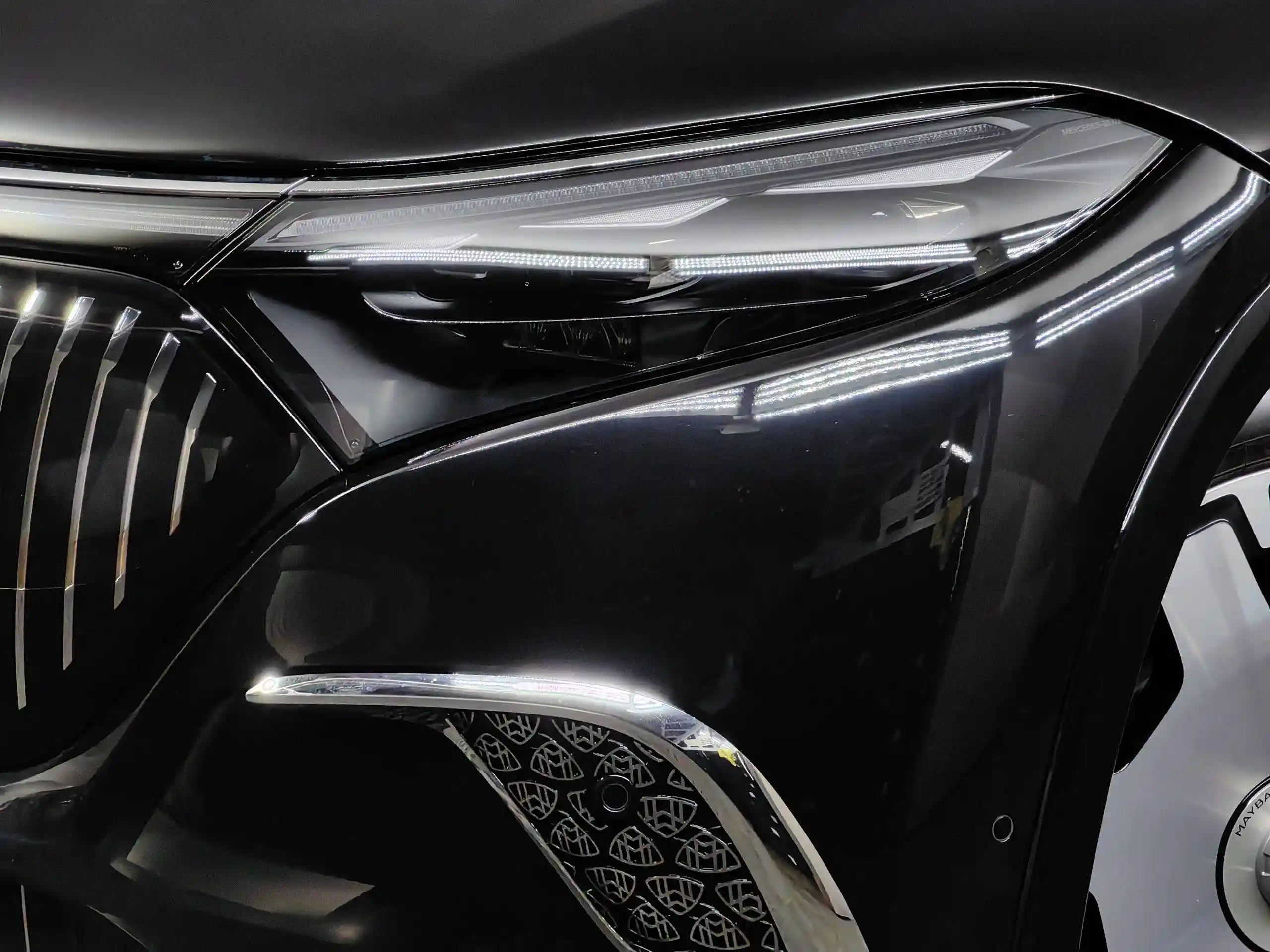 Mercedes-Benz Maybach EQS SUV 2024