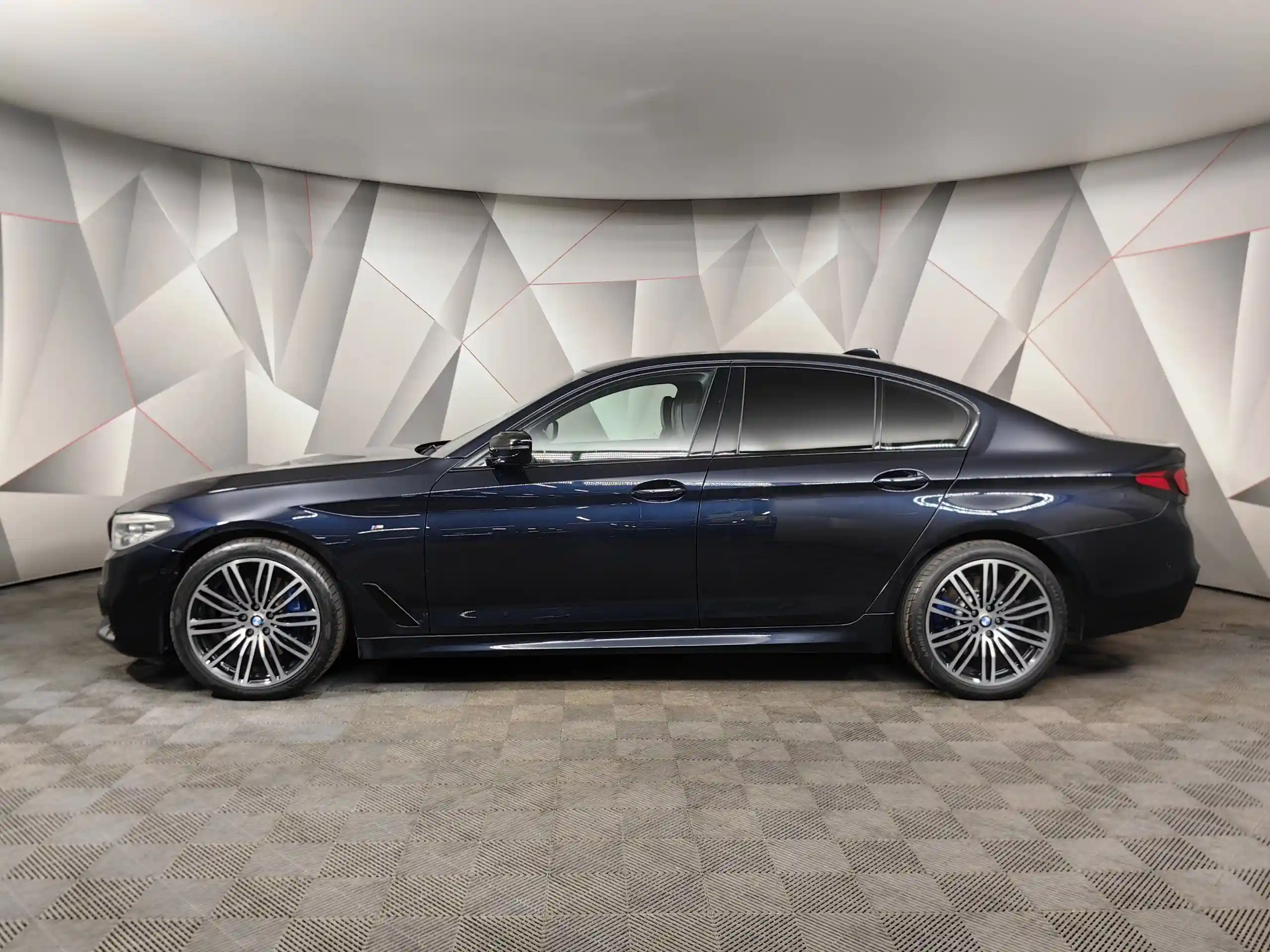 BMW 5 серия 2019