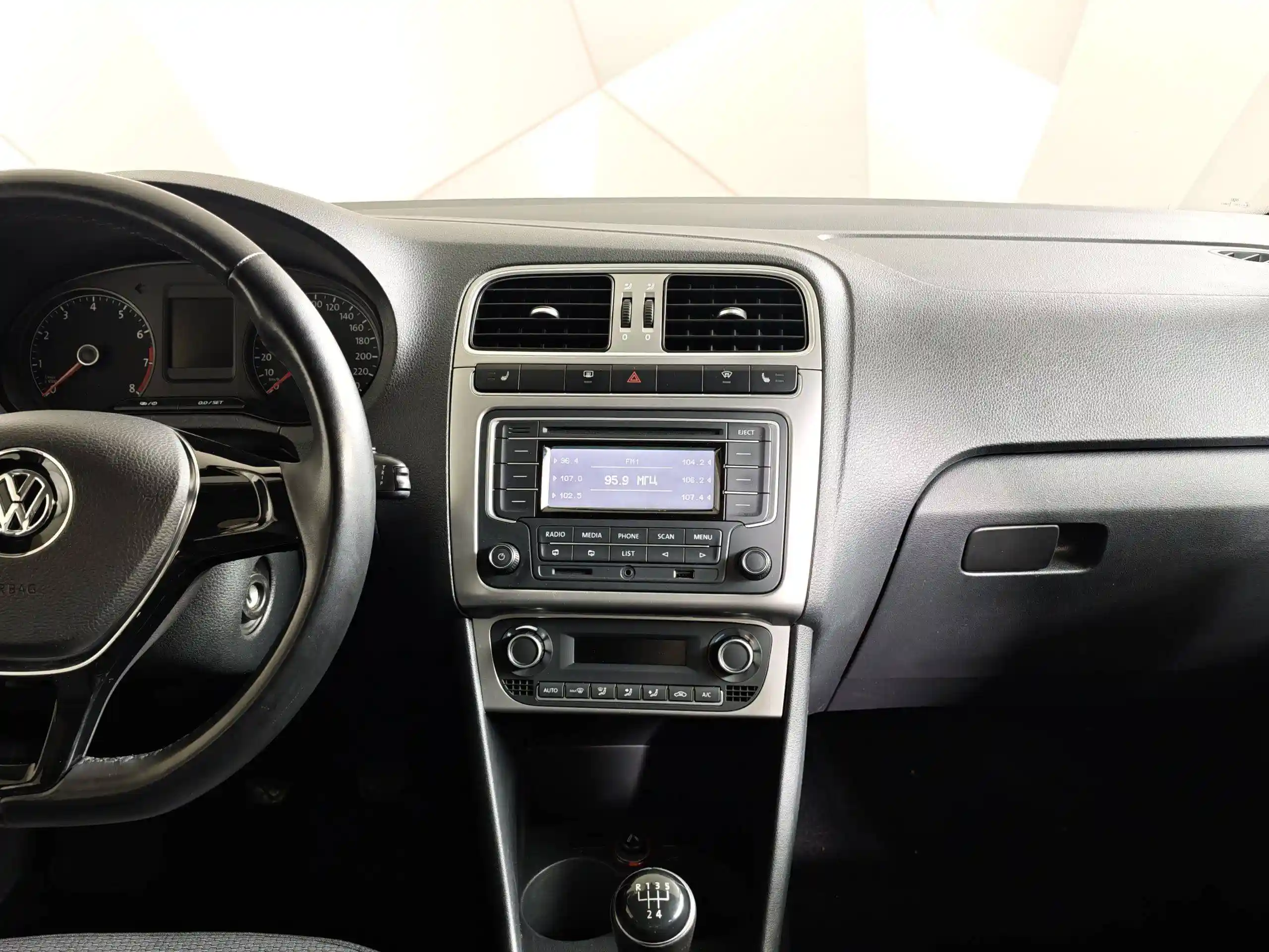 Volkswagen Polo 2015