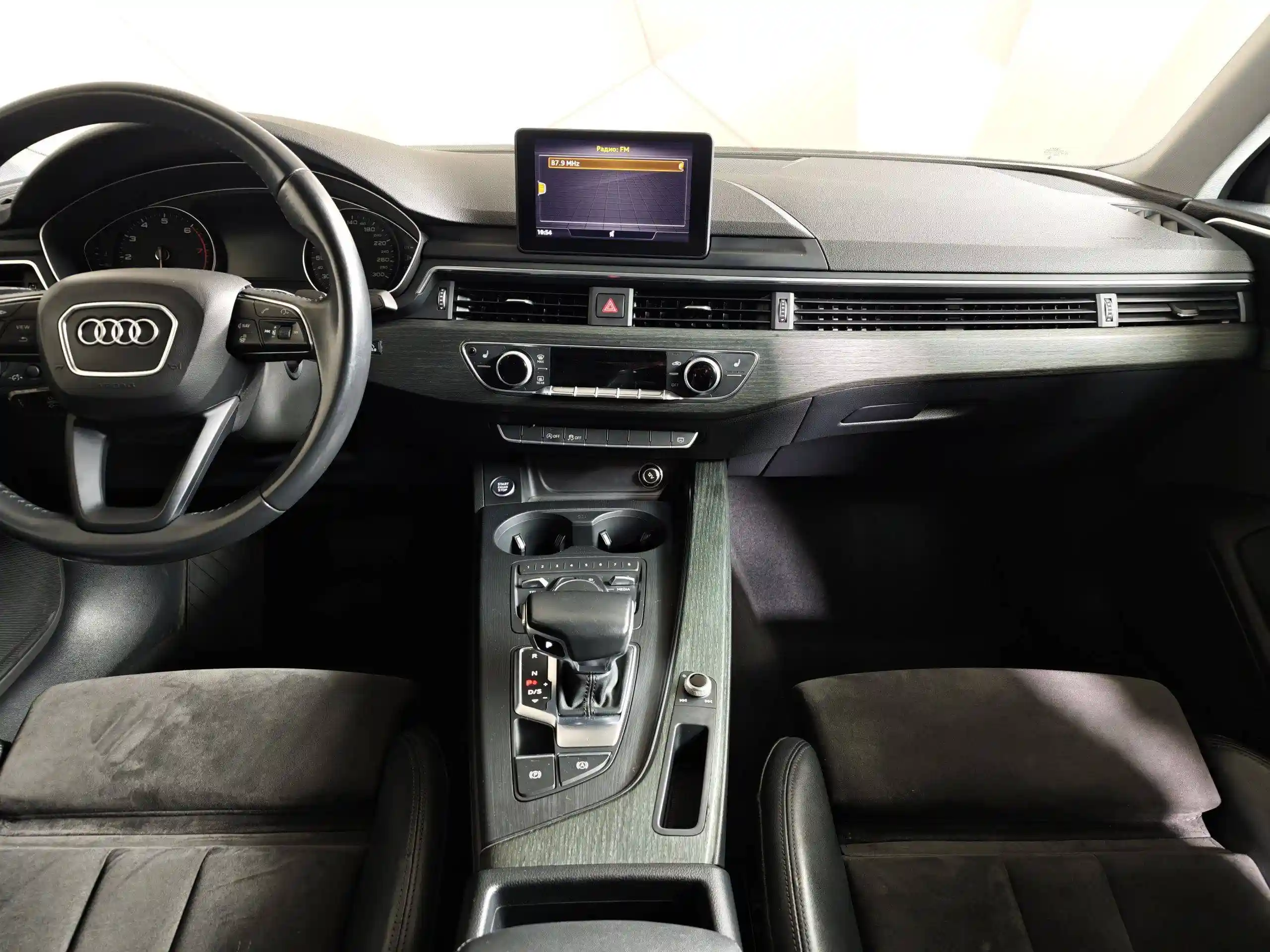 Audi A4 2019