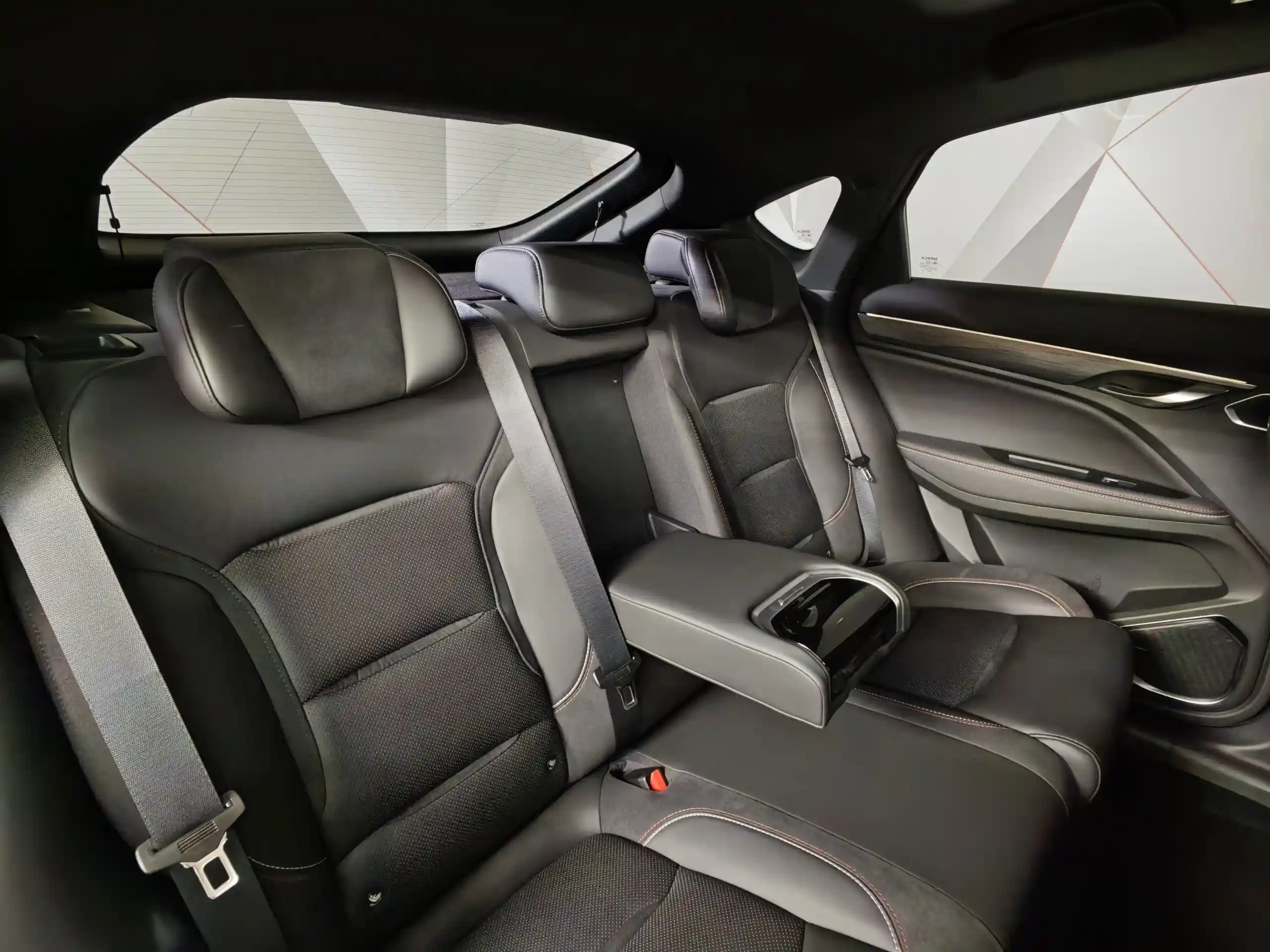 Geely Tugella 2022