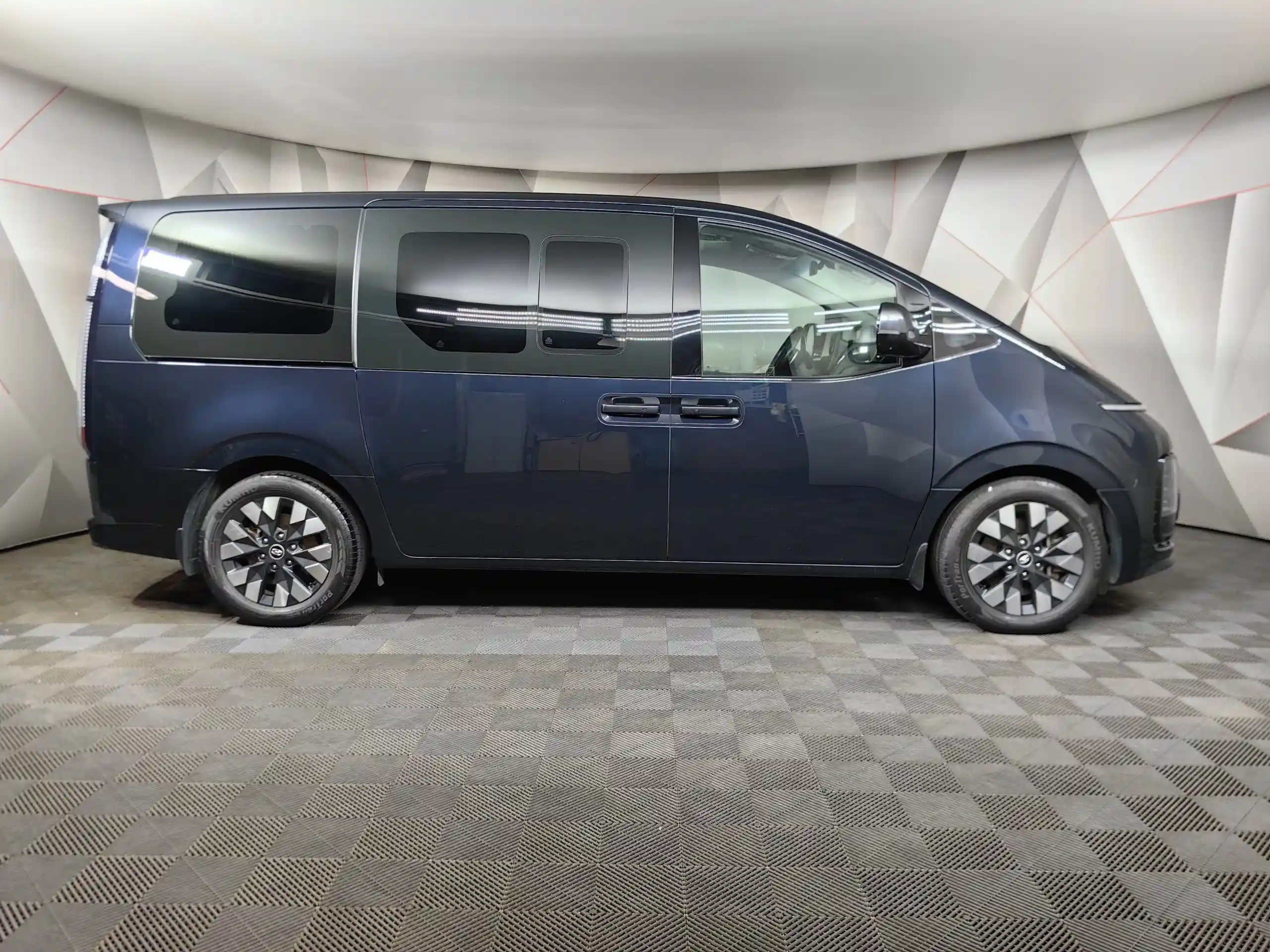 Hyundai Staria 2021
