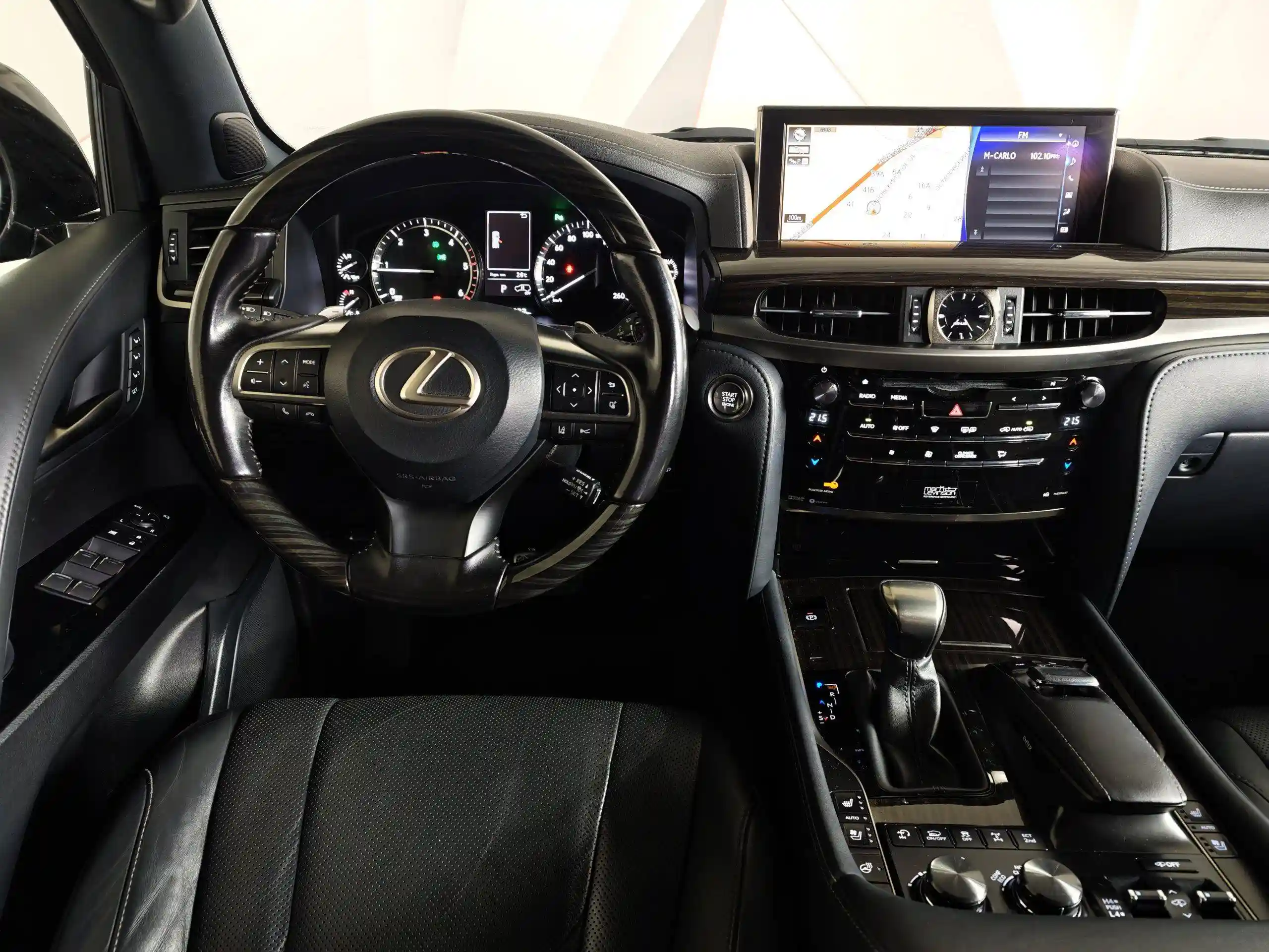 Lexus LX 2020