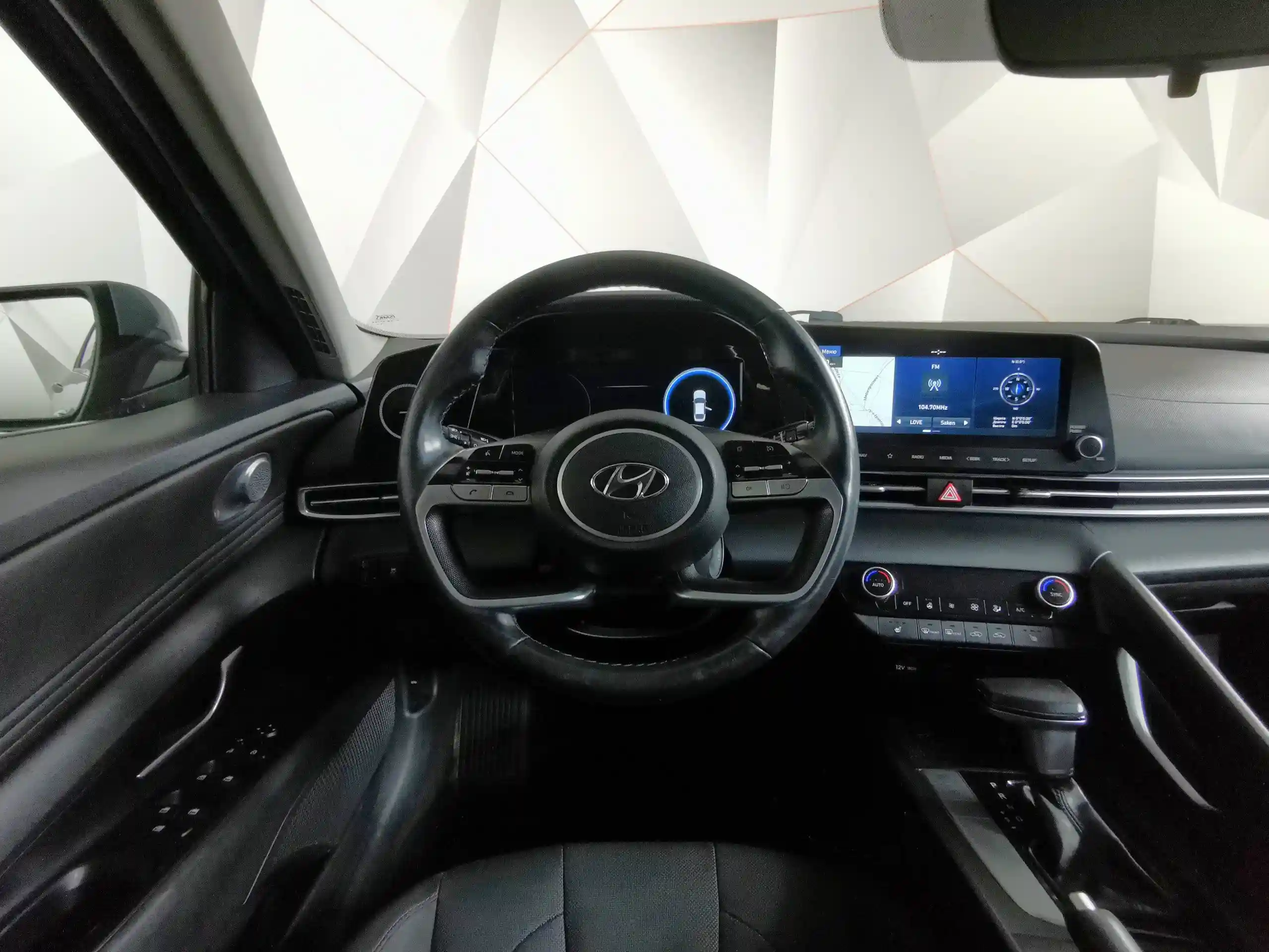 Hyundai Elantra 2023