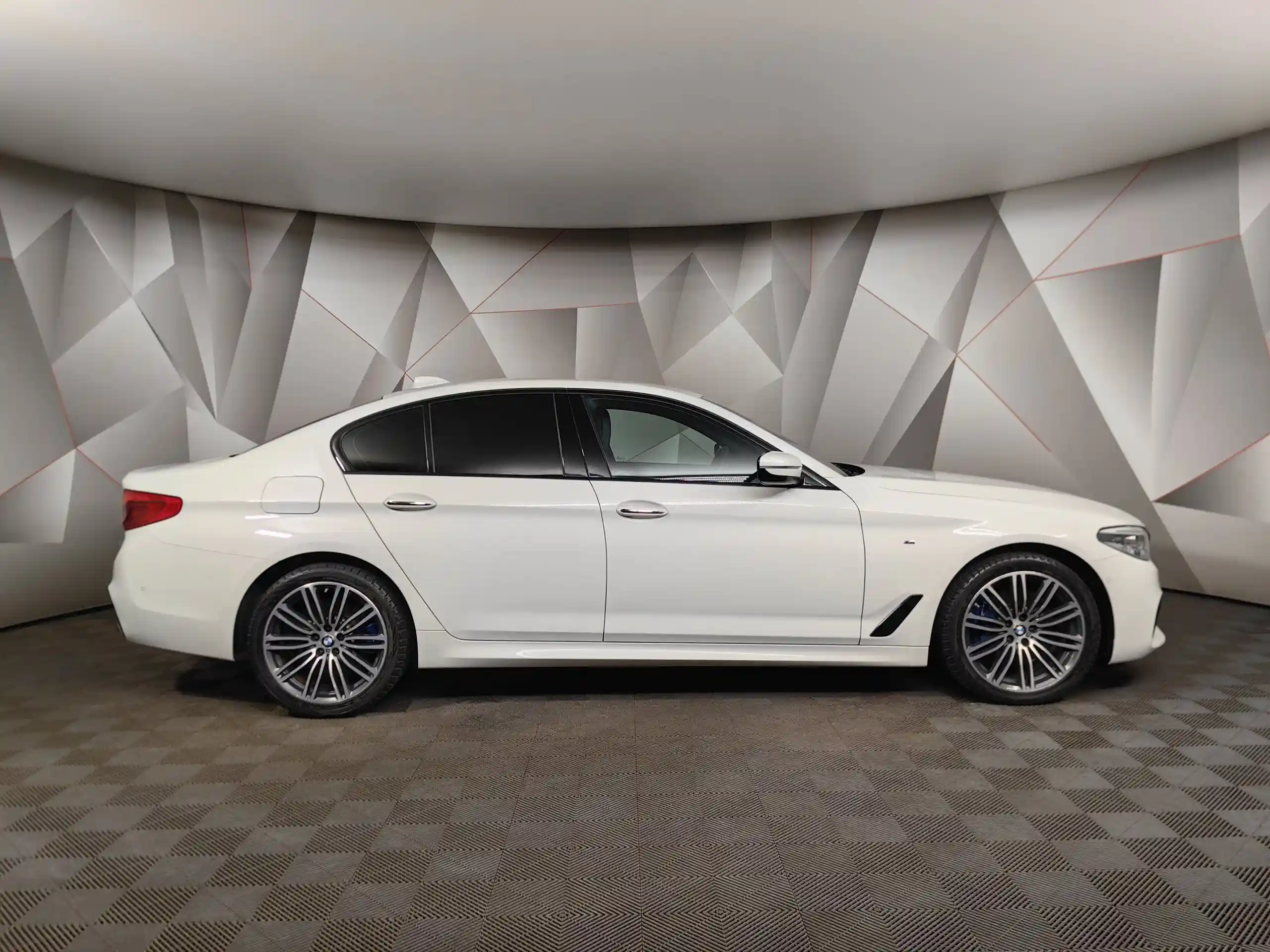 BMW 5 серия 2018