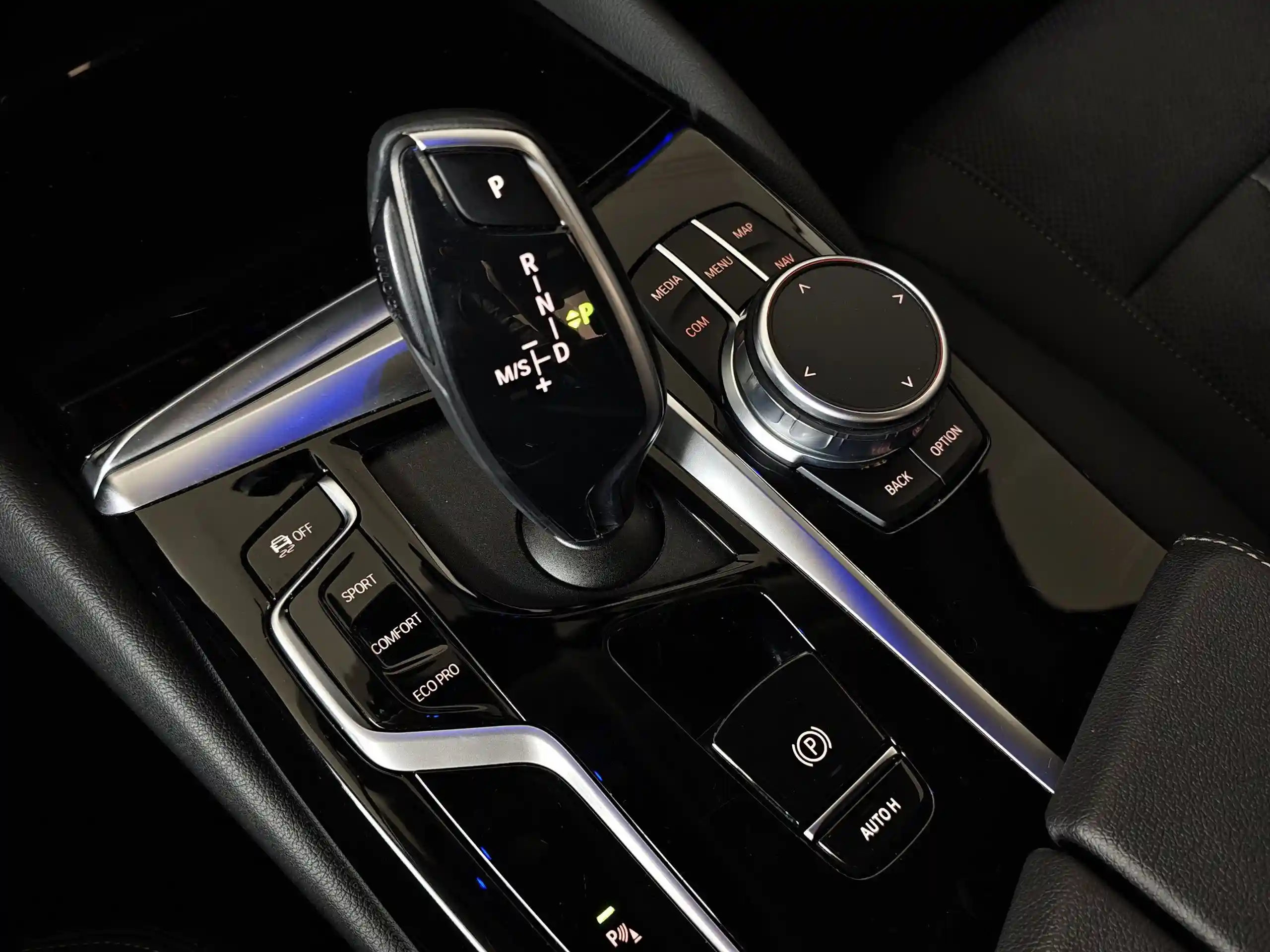 BMW 5 серия 2021