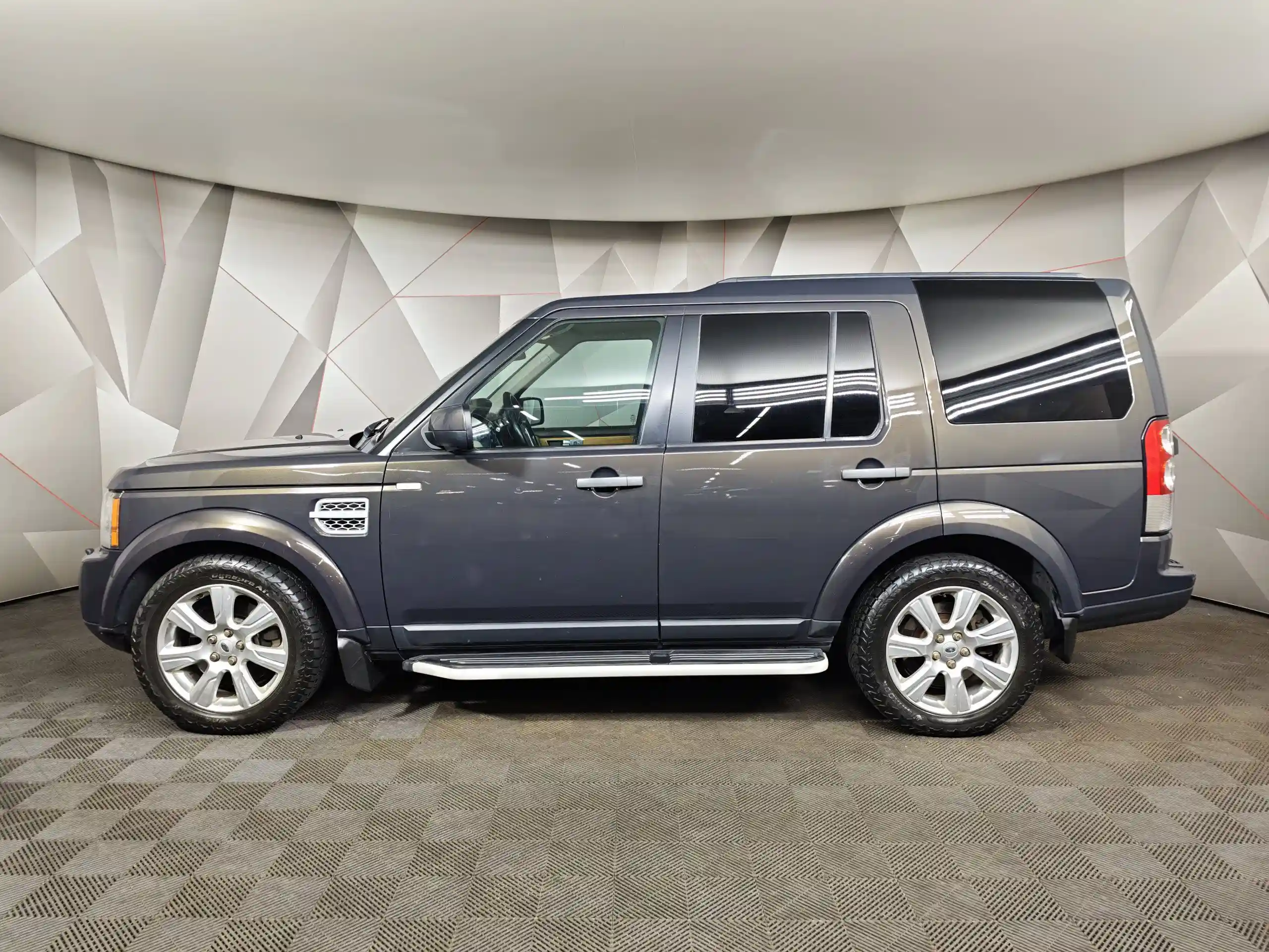 Land Rover Discovery 2012