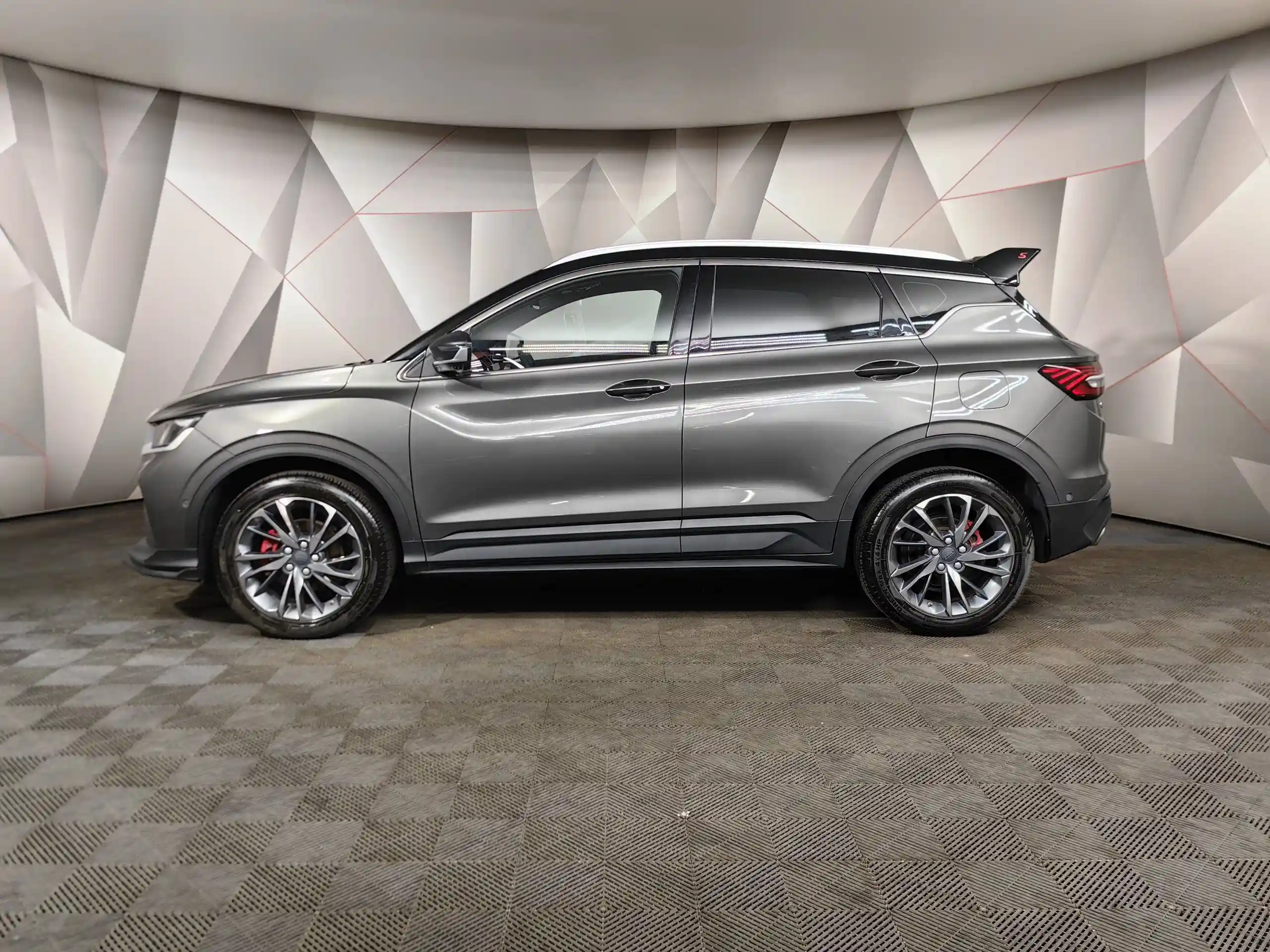 Geely Coolray 2024