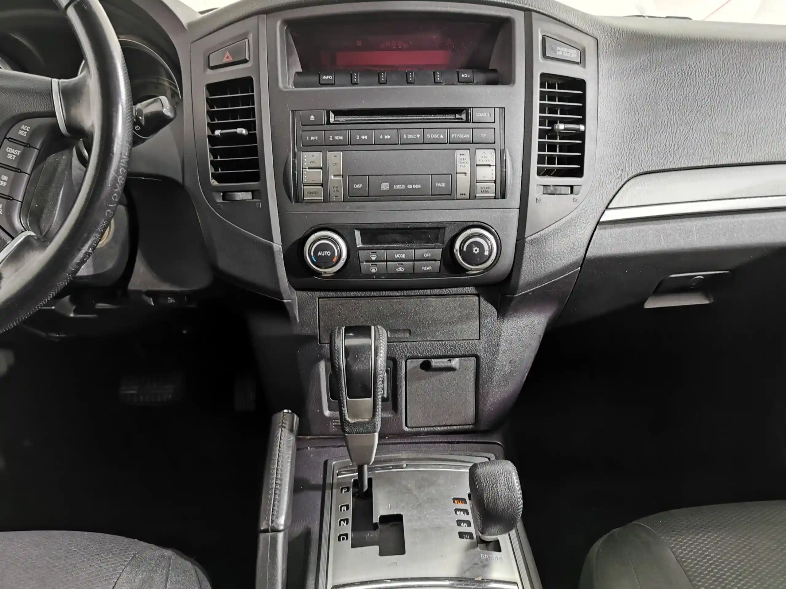 Mitsubishi Pajero 2011