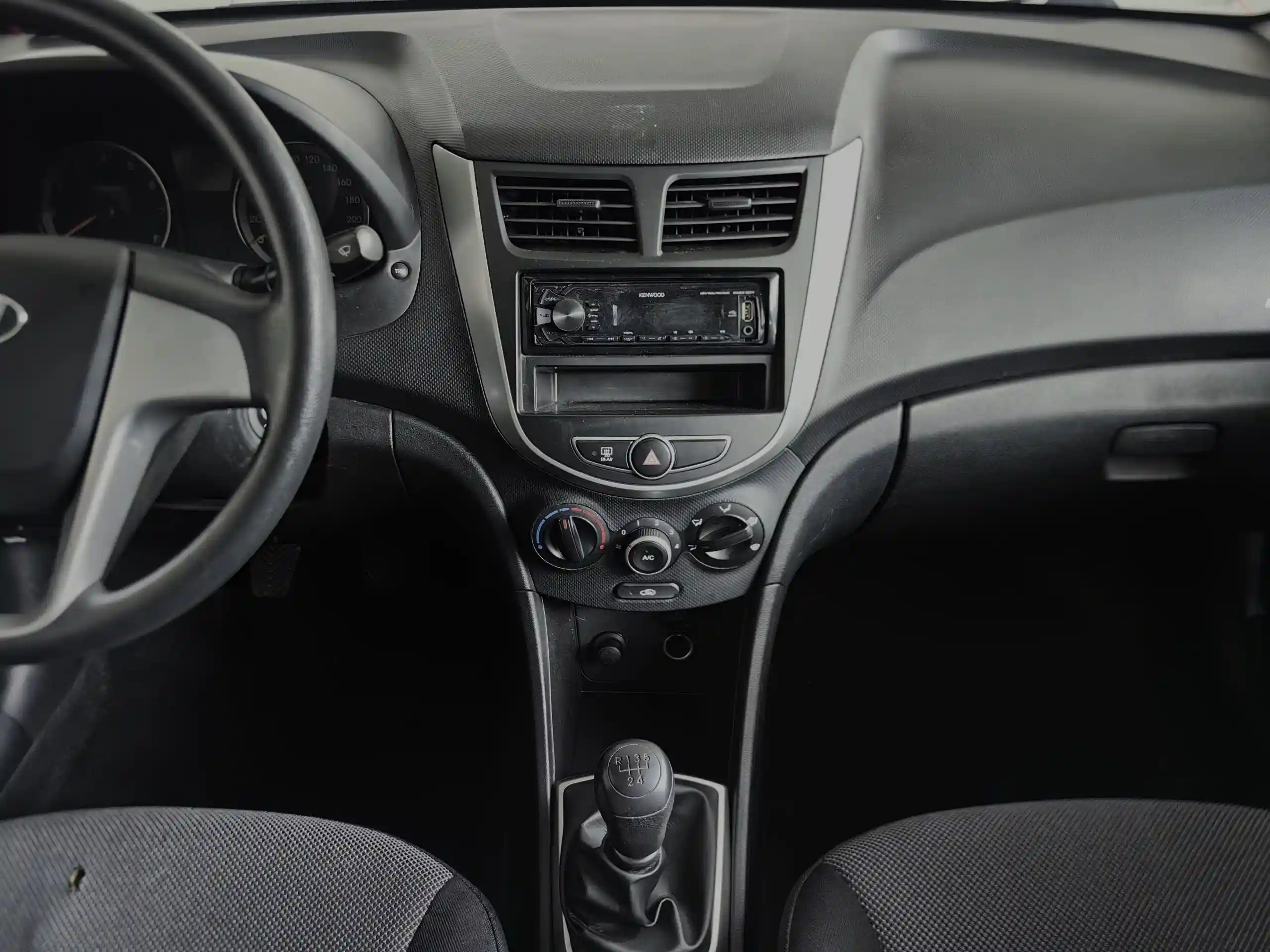 Hyundai Solaris 2014