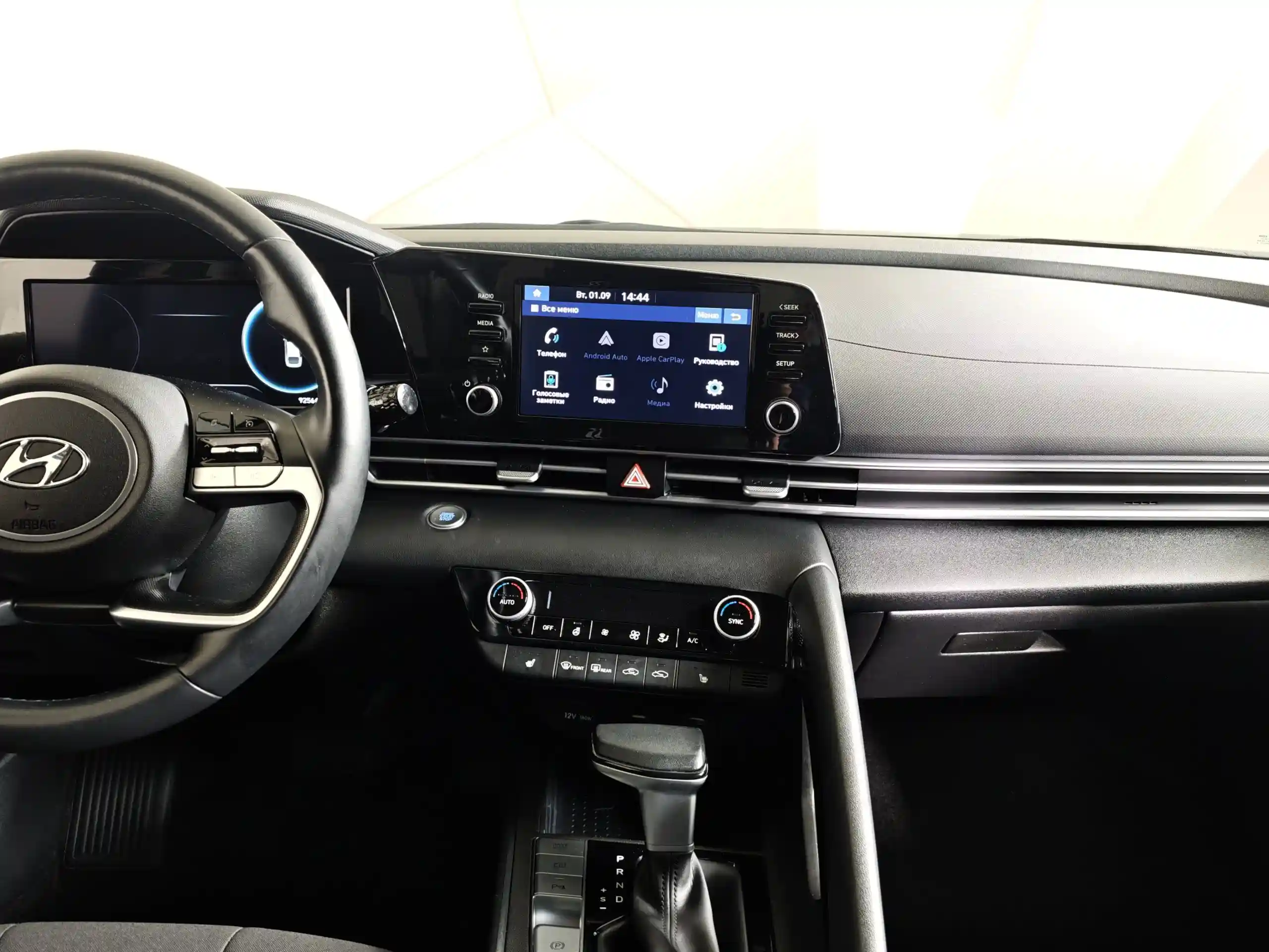 Hyundai Elantra 2022