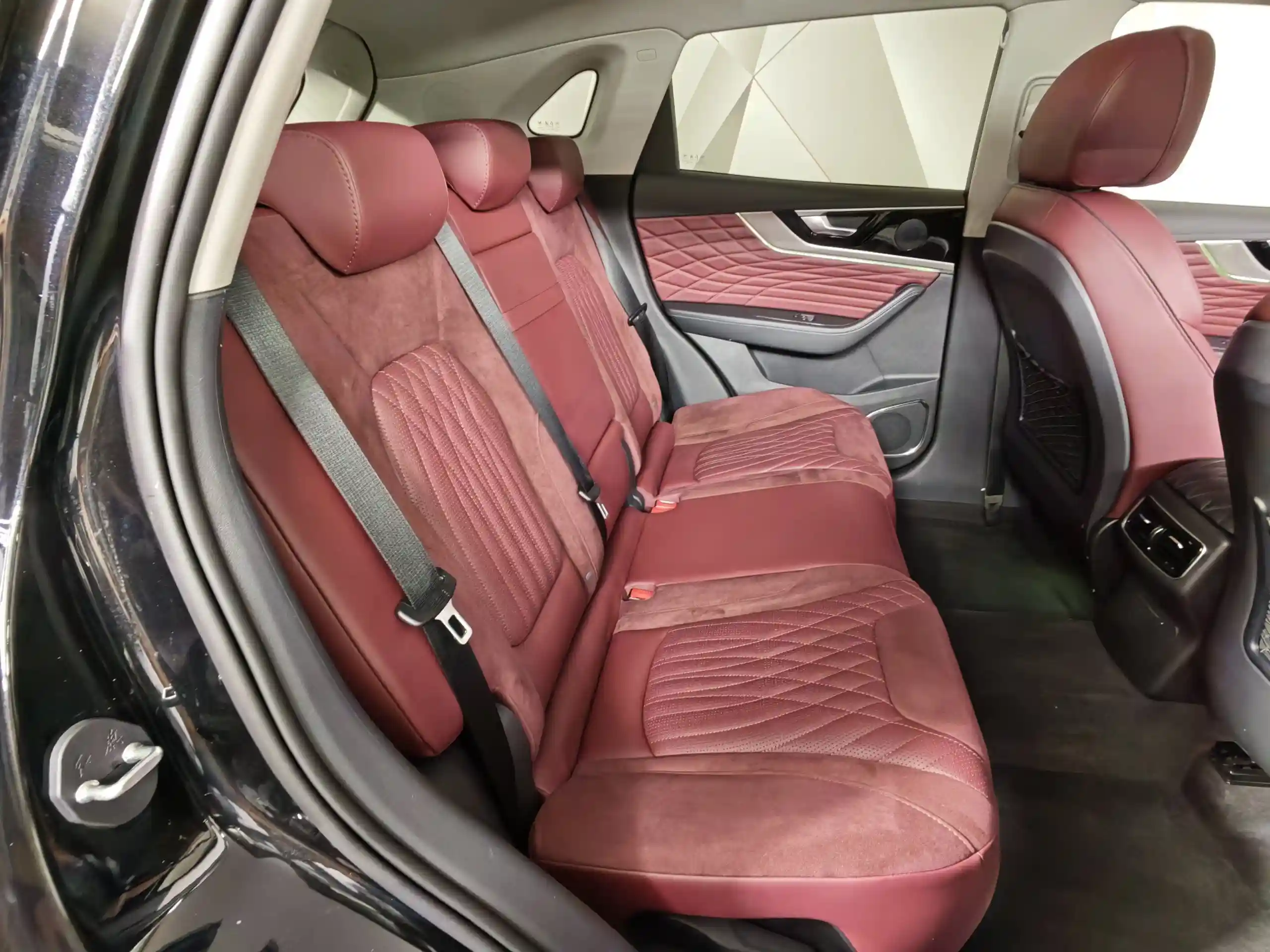 Hongqi HS5 2023