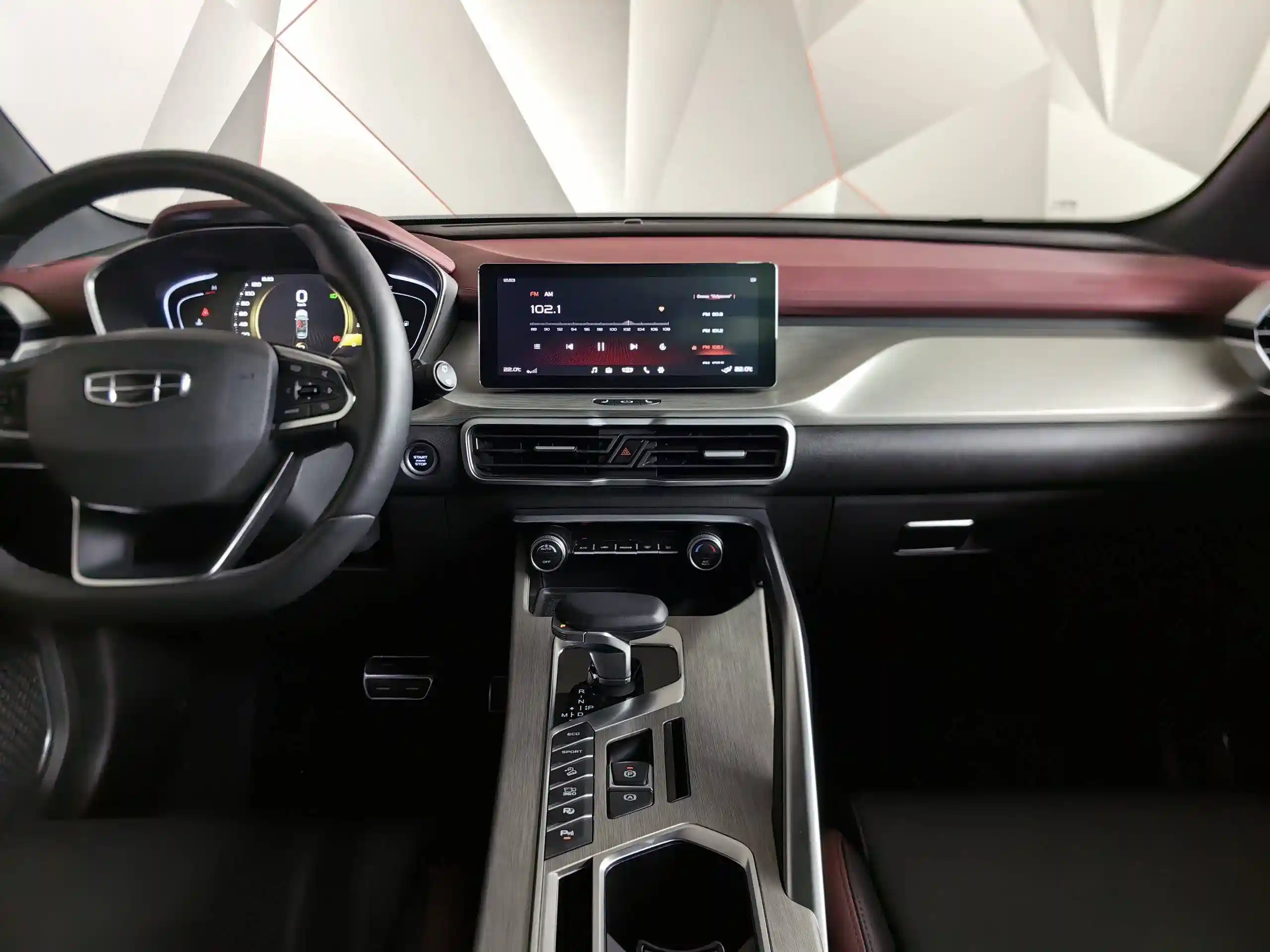 Geely Coolray 2024