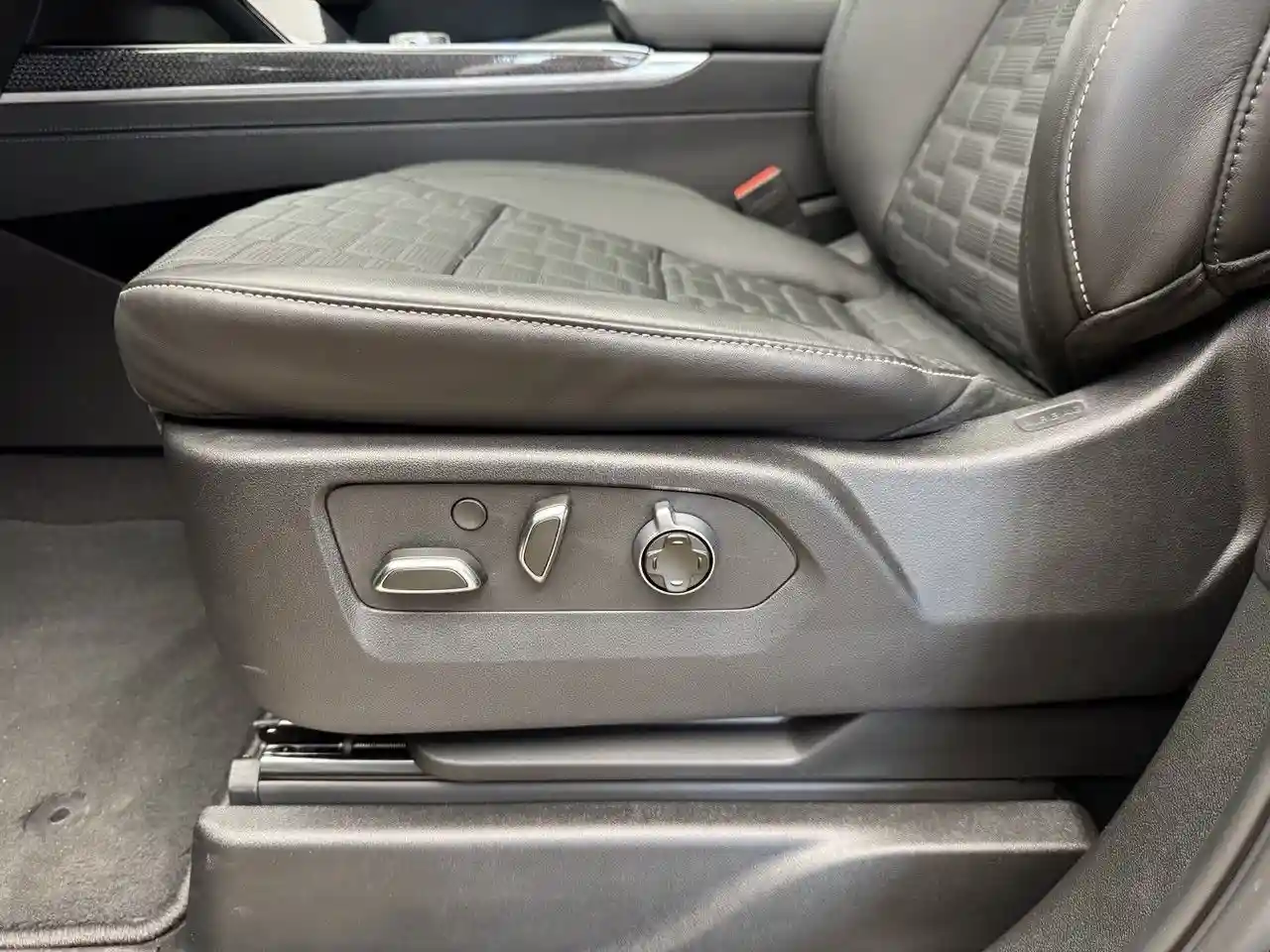 Cadillac Escalade 2025