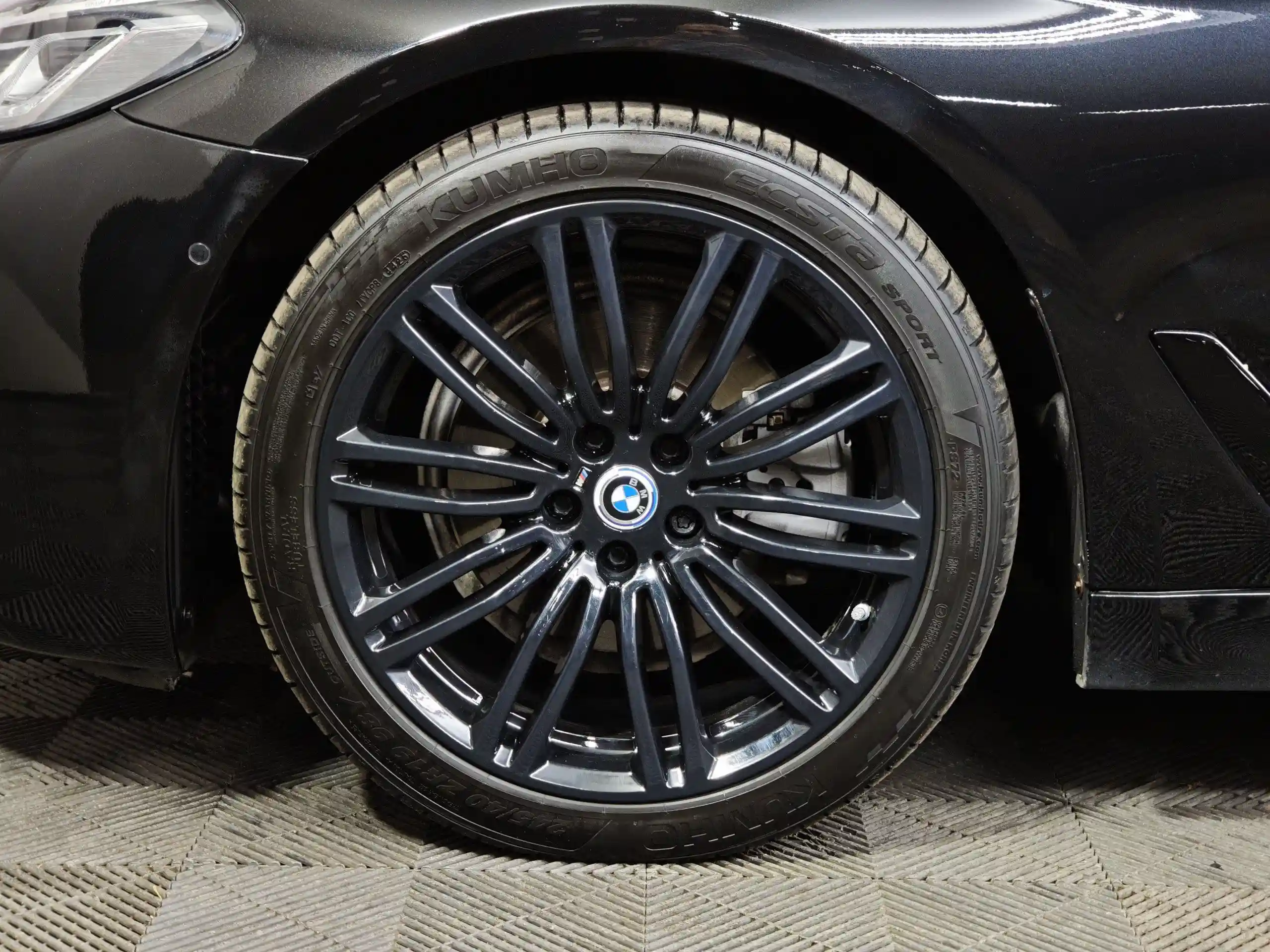 BMW 5 серия 2021