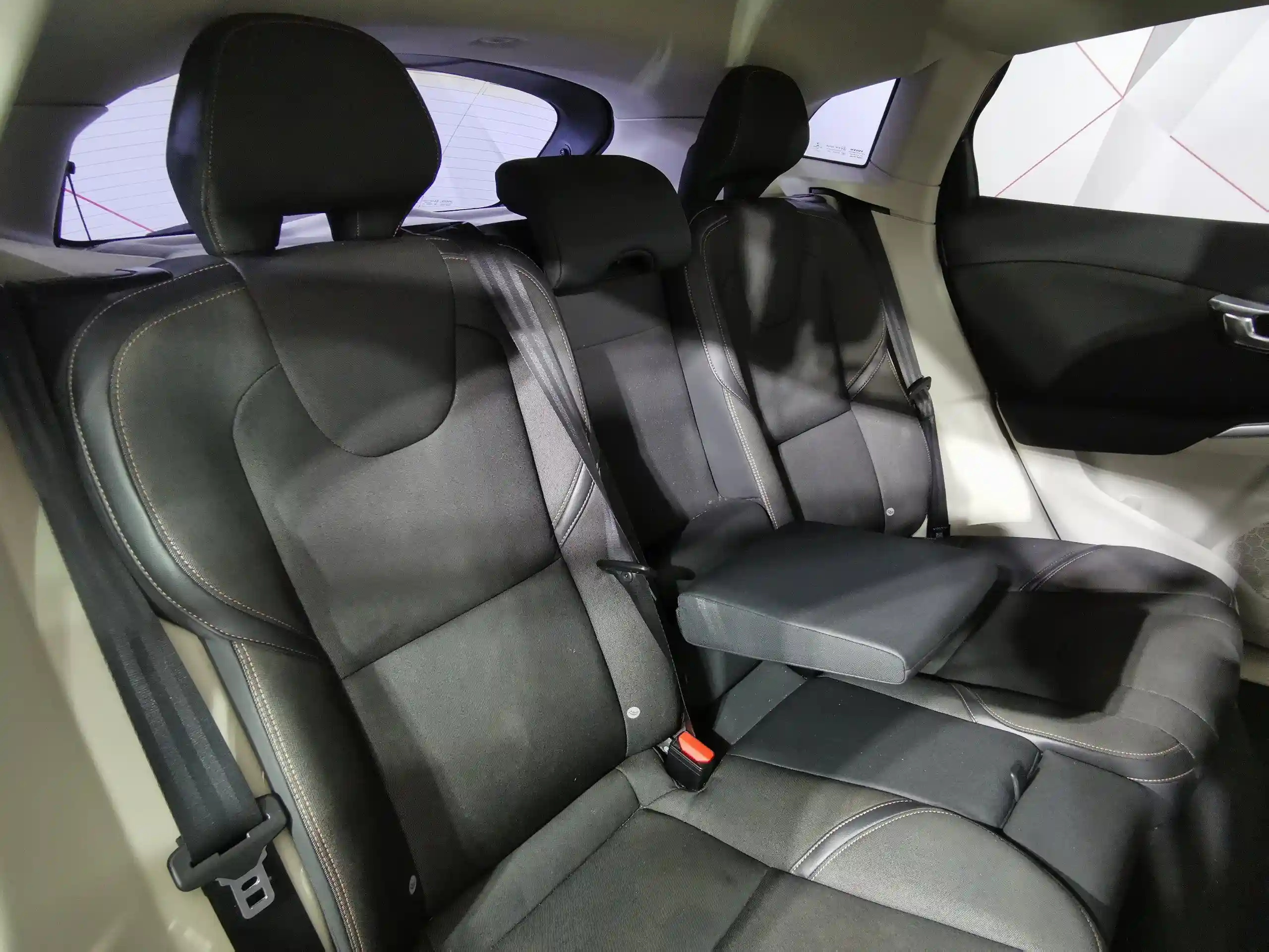 Volvo V40 2014