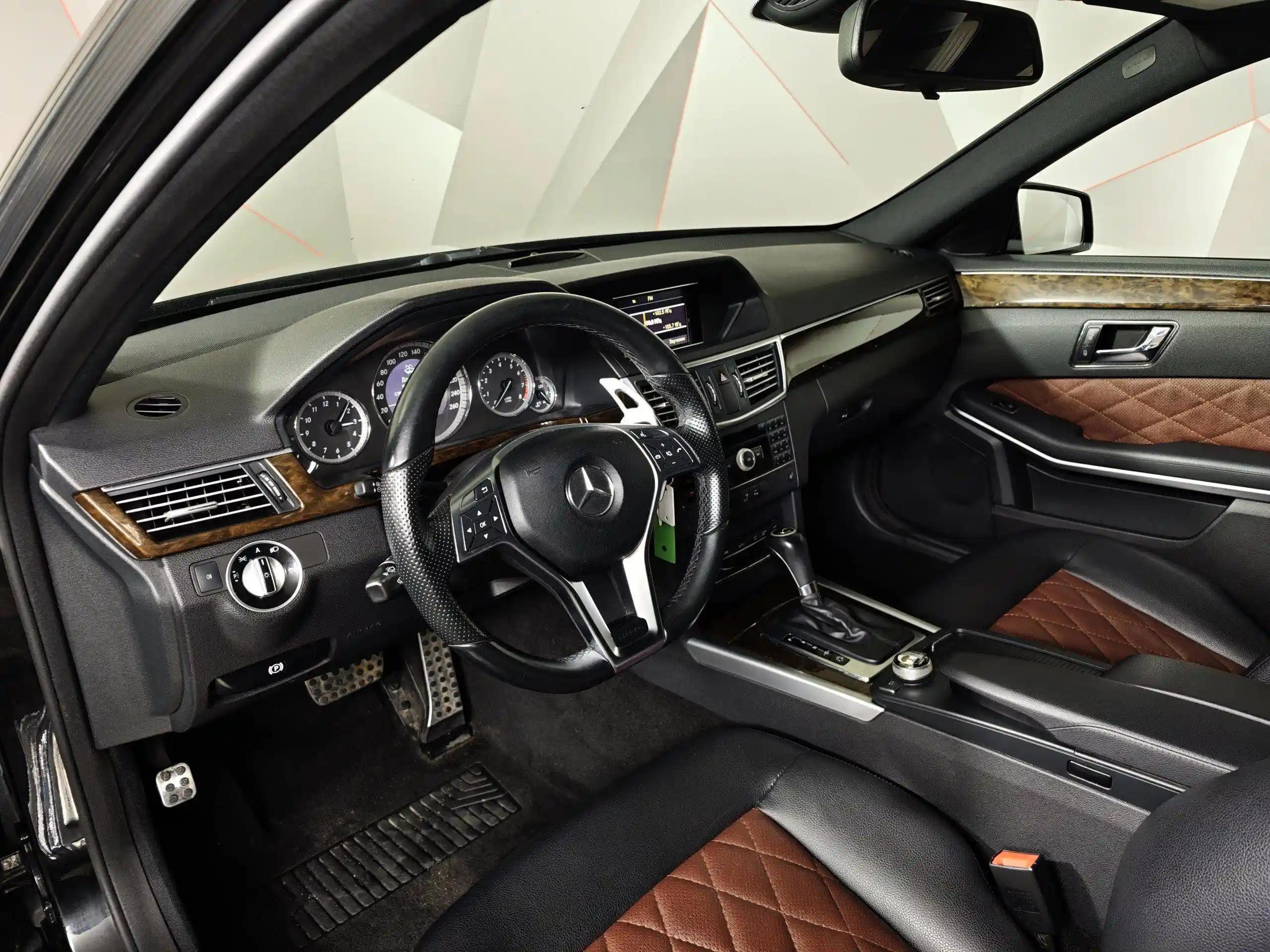 Mercedes-Benz E-Класс 2011