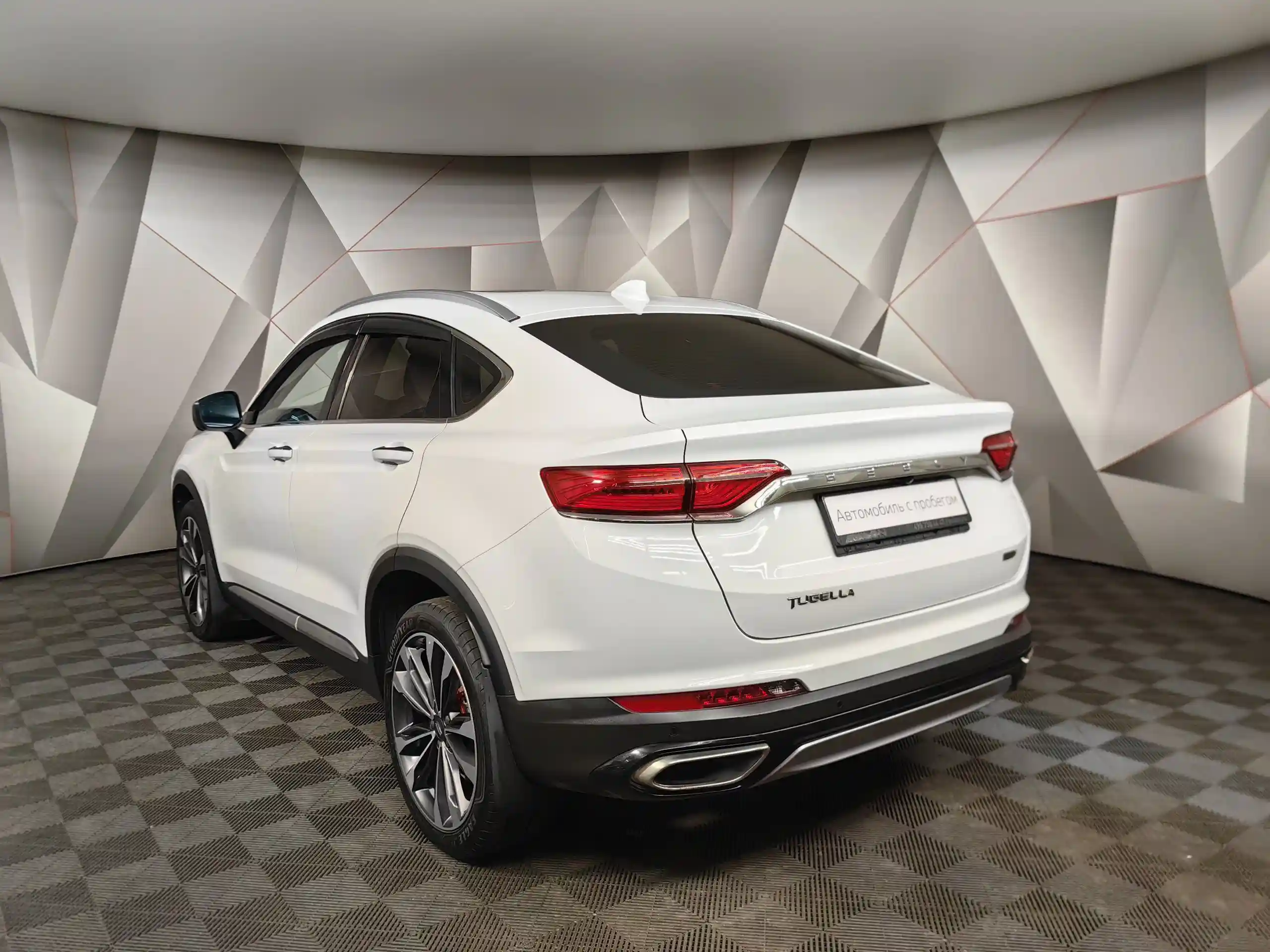 Geely Tugella 2022