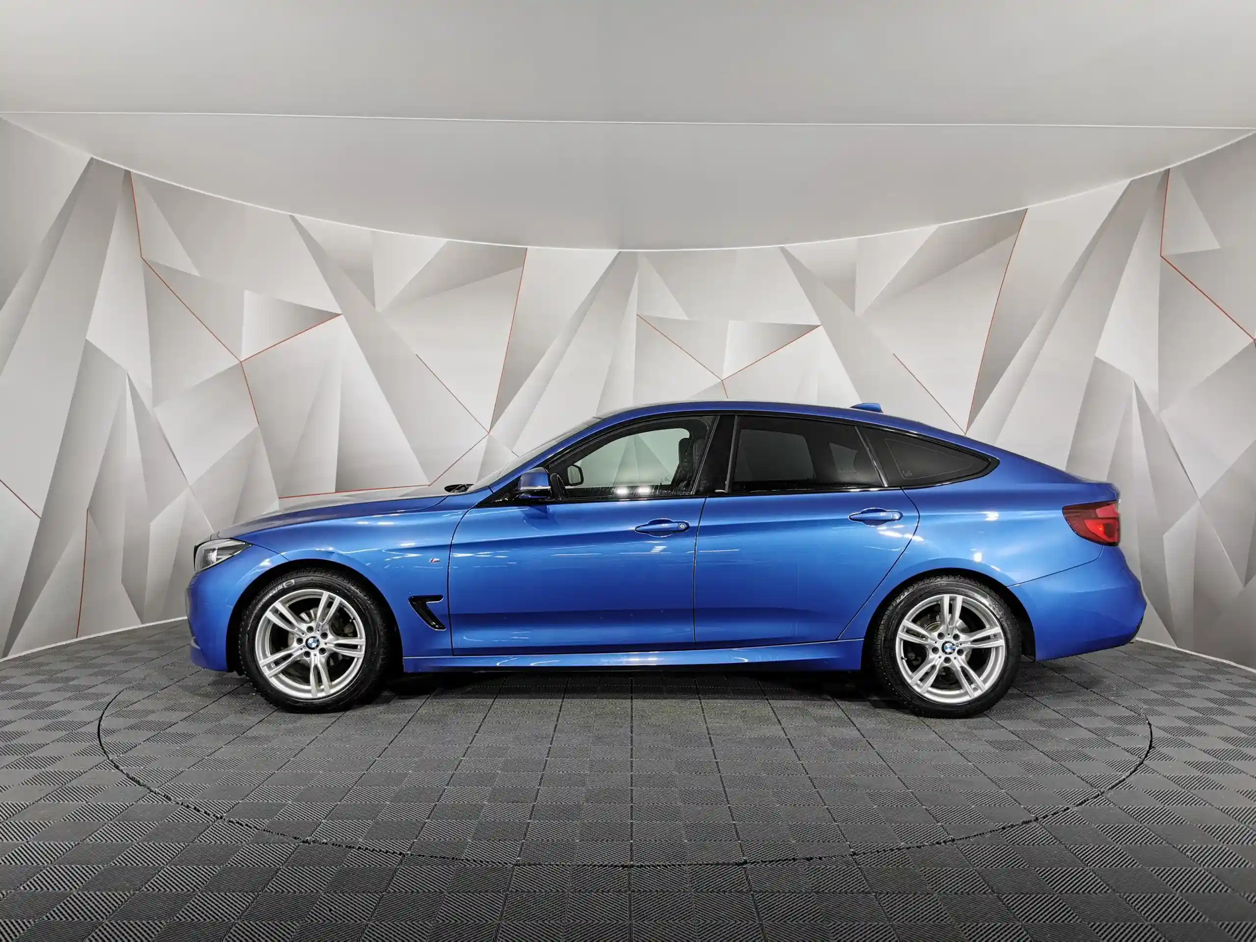 BMW 3 серия 2019