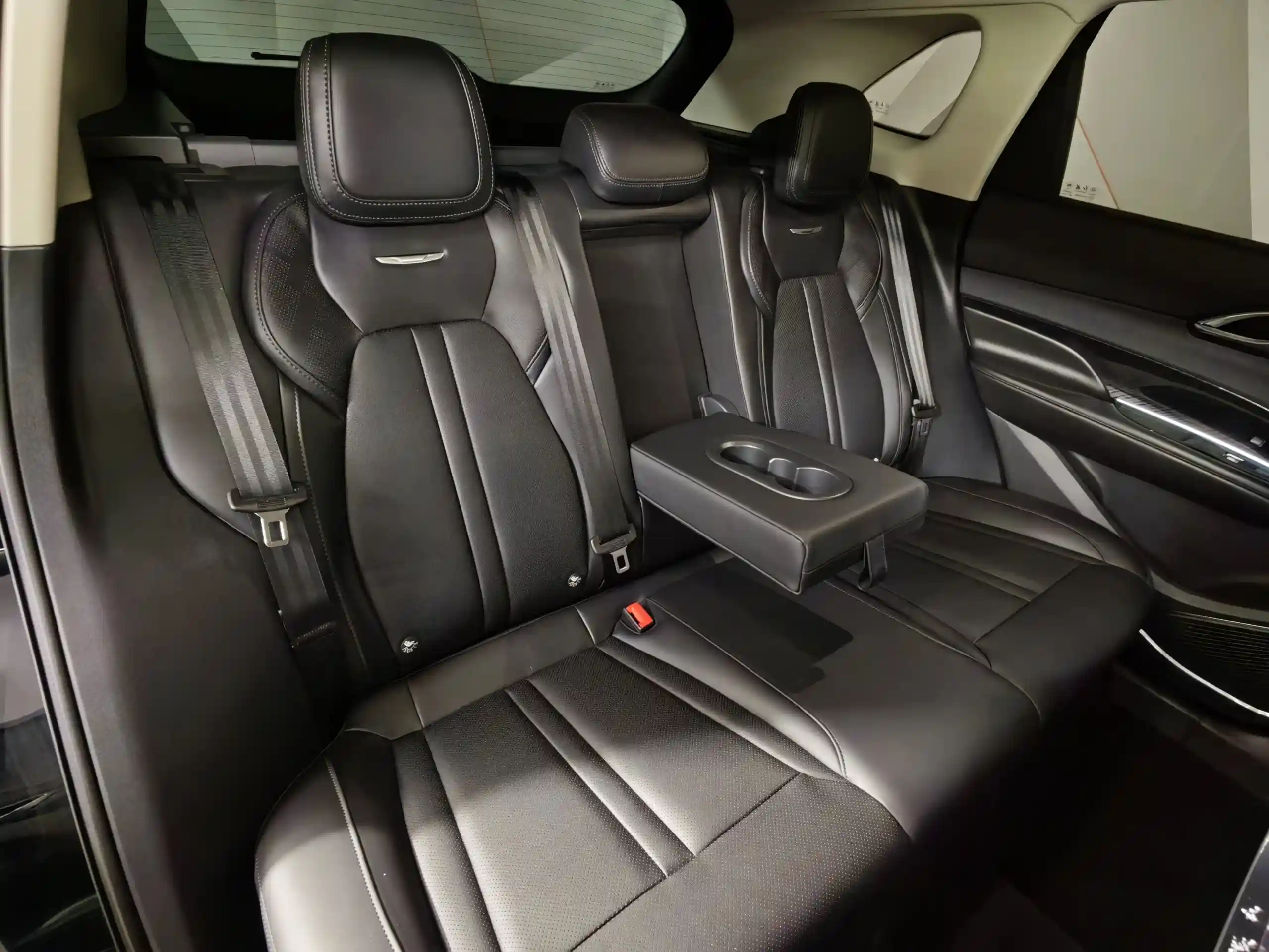 Hongqi HS3 2025