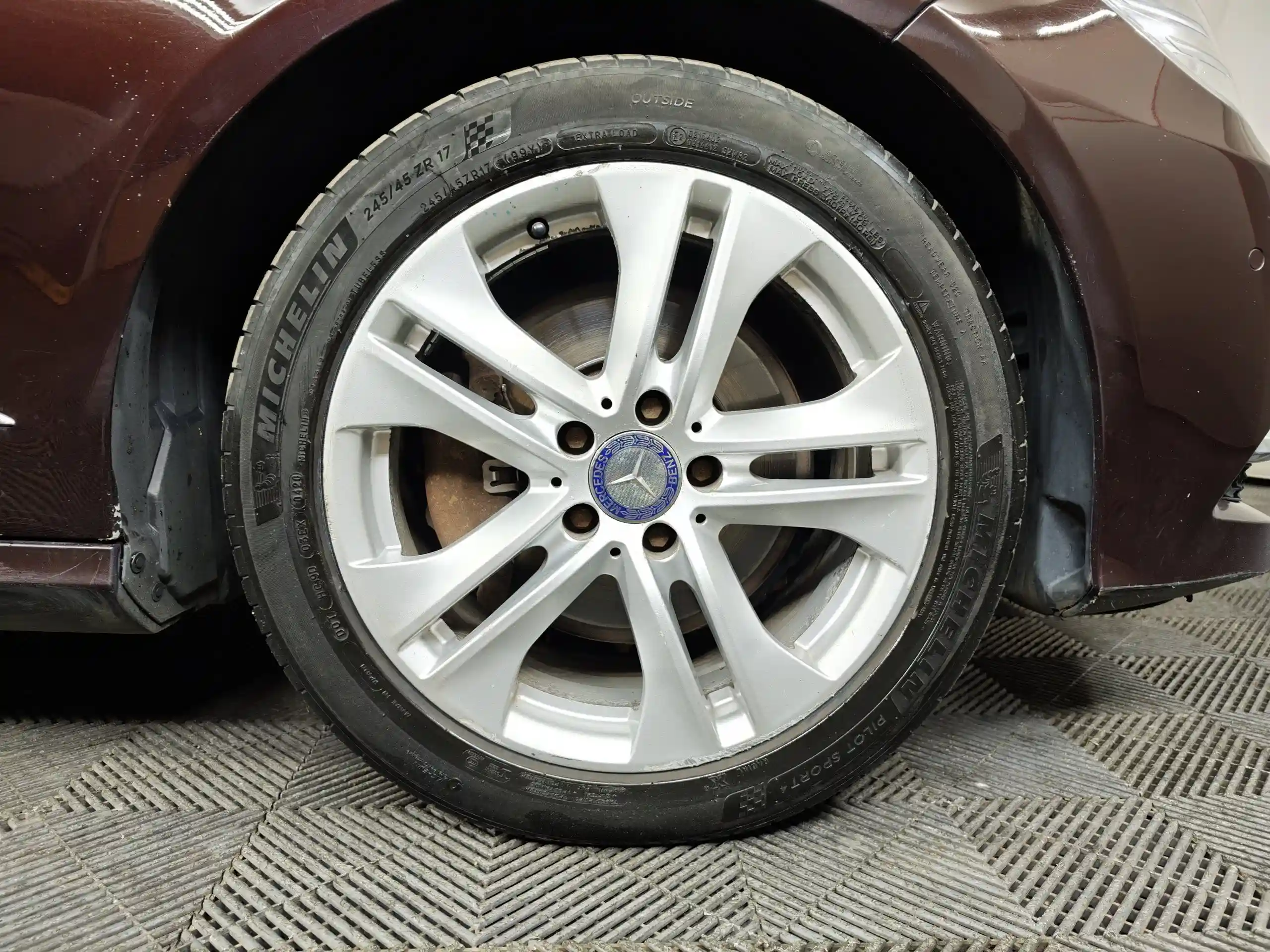Mercedes-Benz E-Класс 2011
