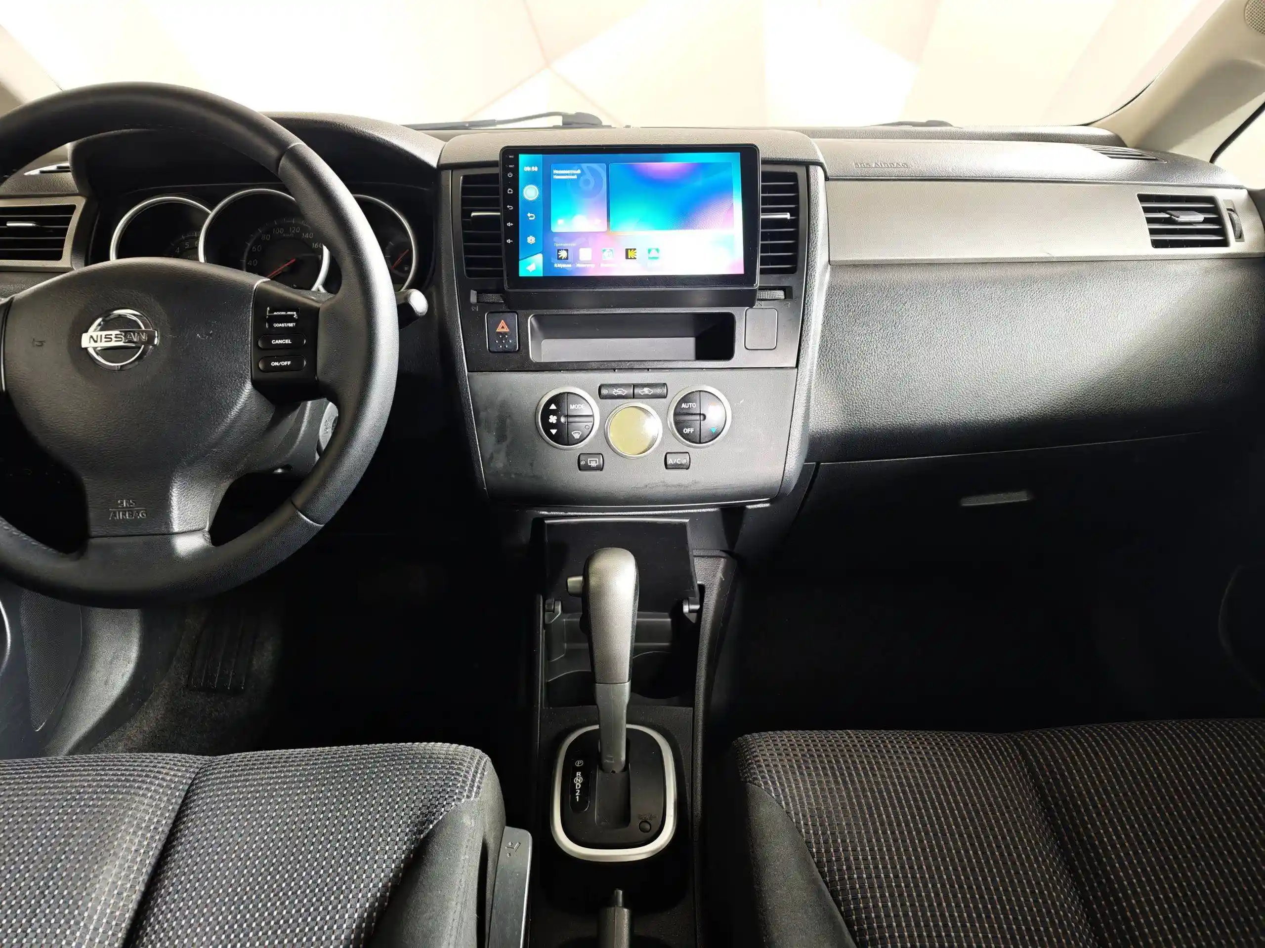 Nissan Tiida 2012