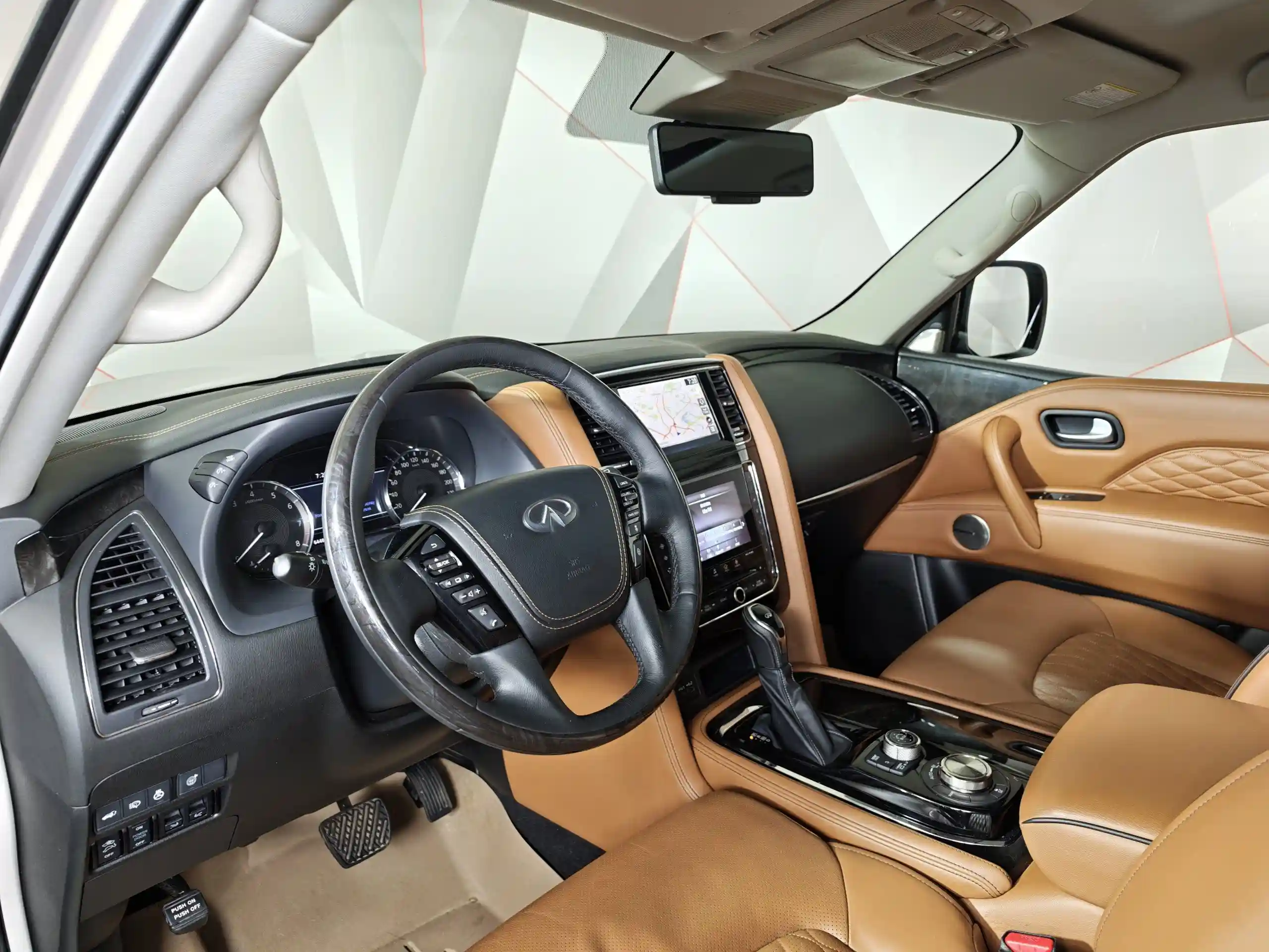 Infiniti QX80 2020