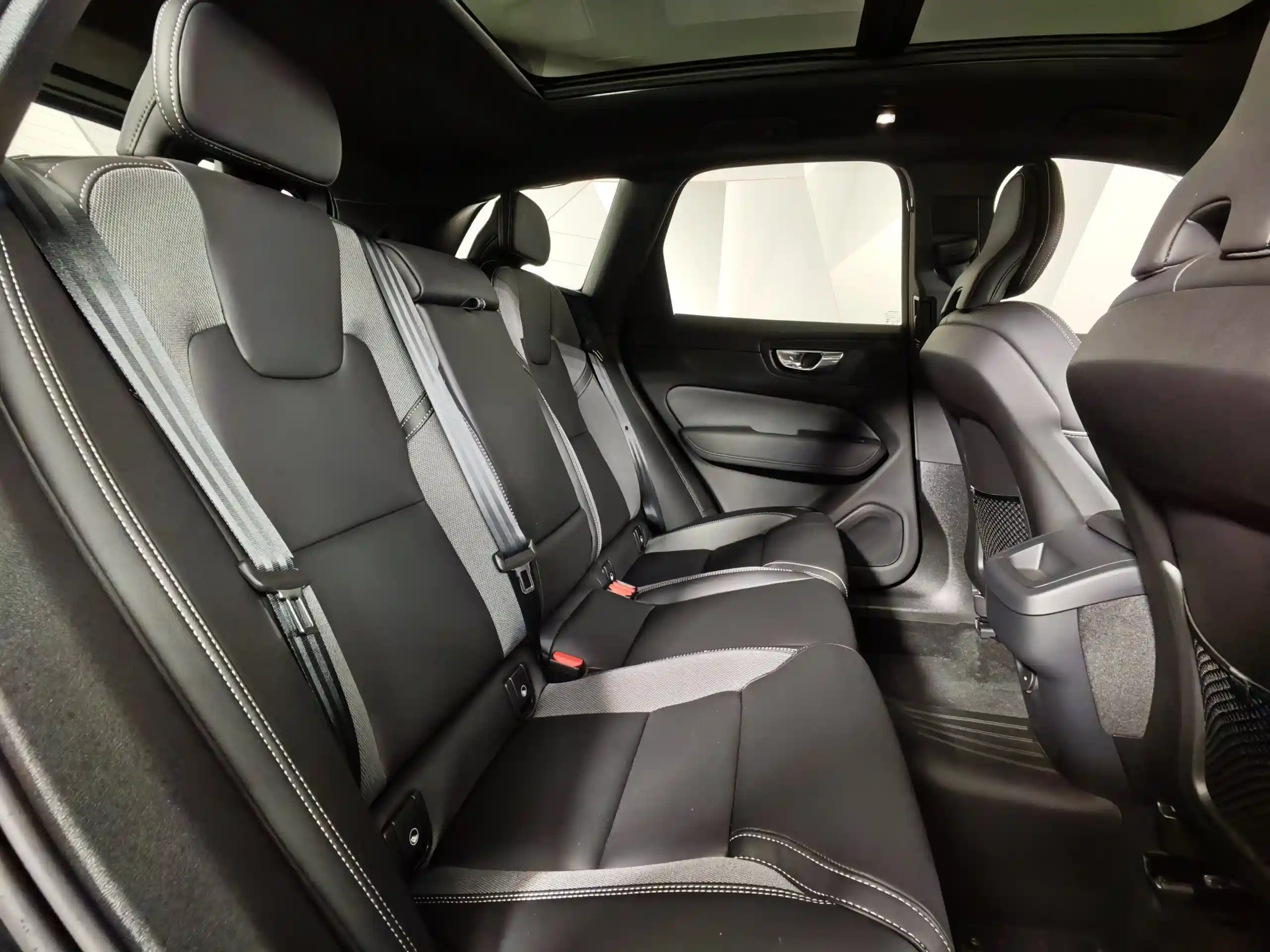 Volvo XC60 2025