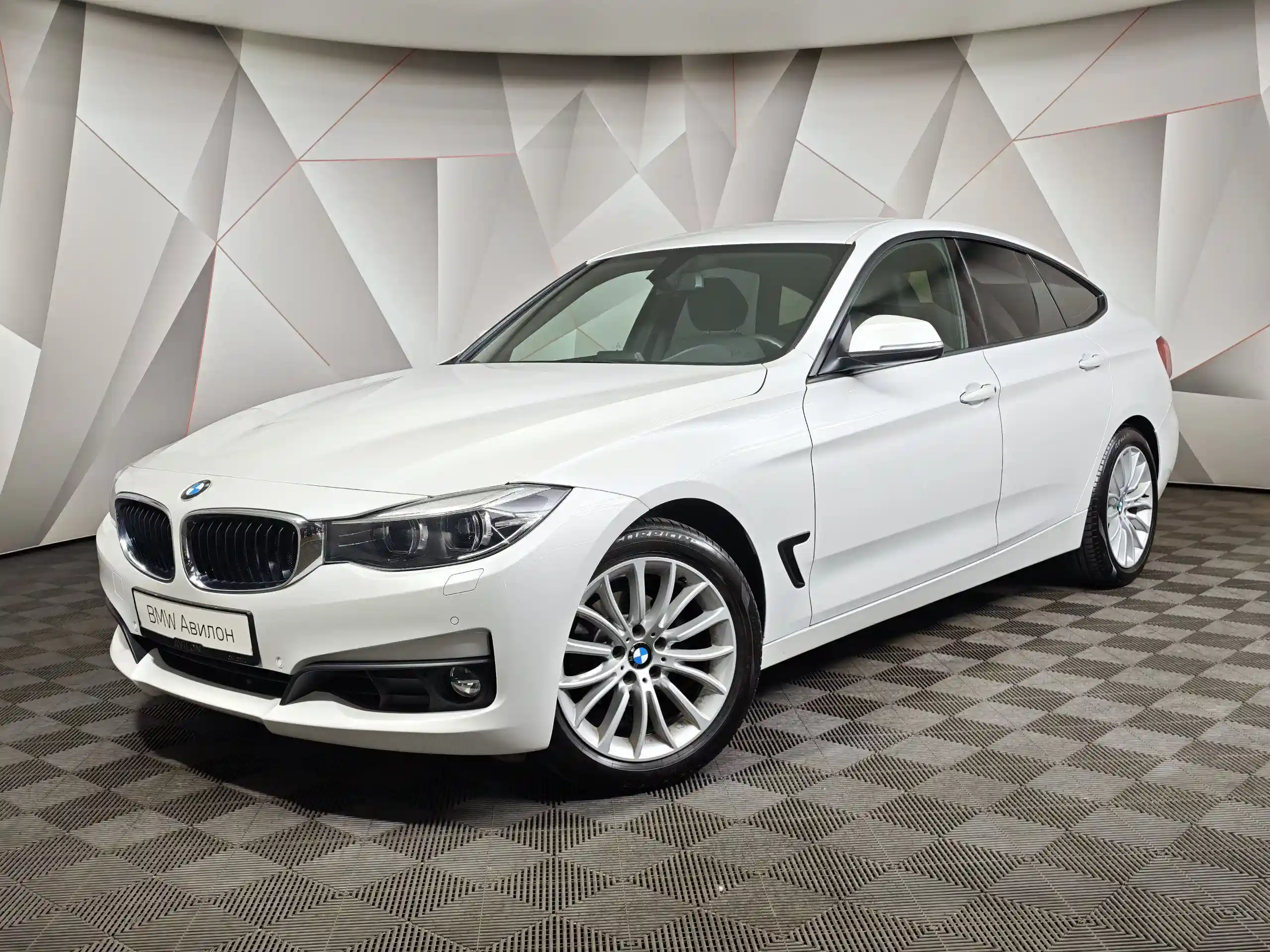 BMW 3 серия 2019