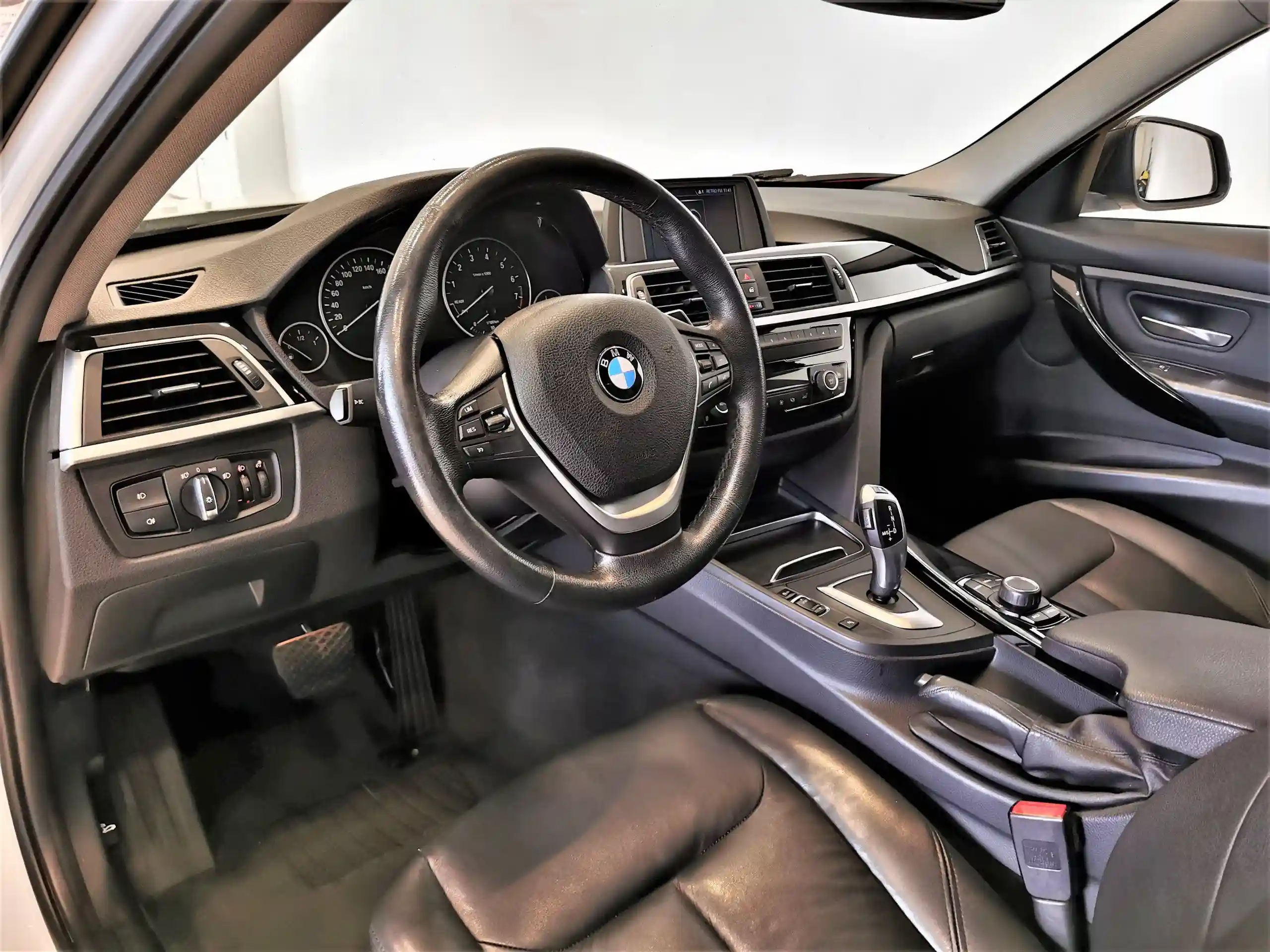 BMW 3 серия 2018