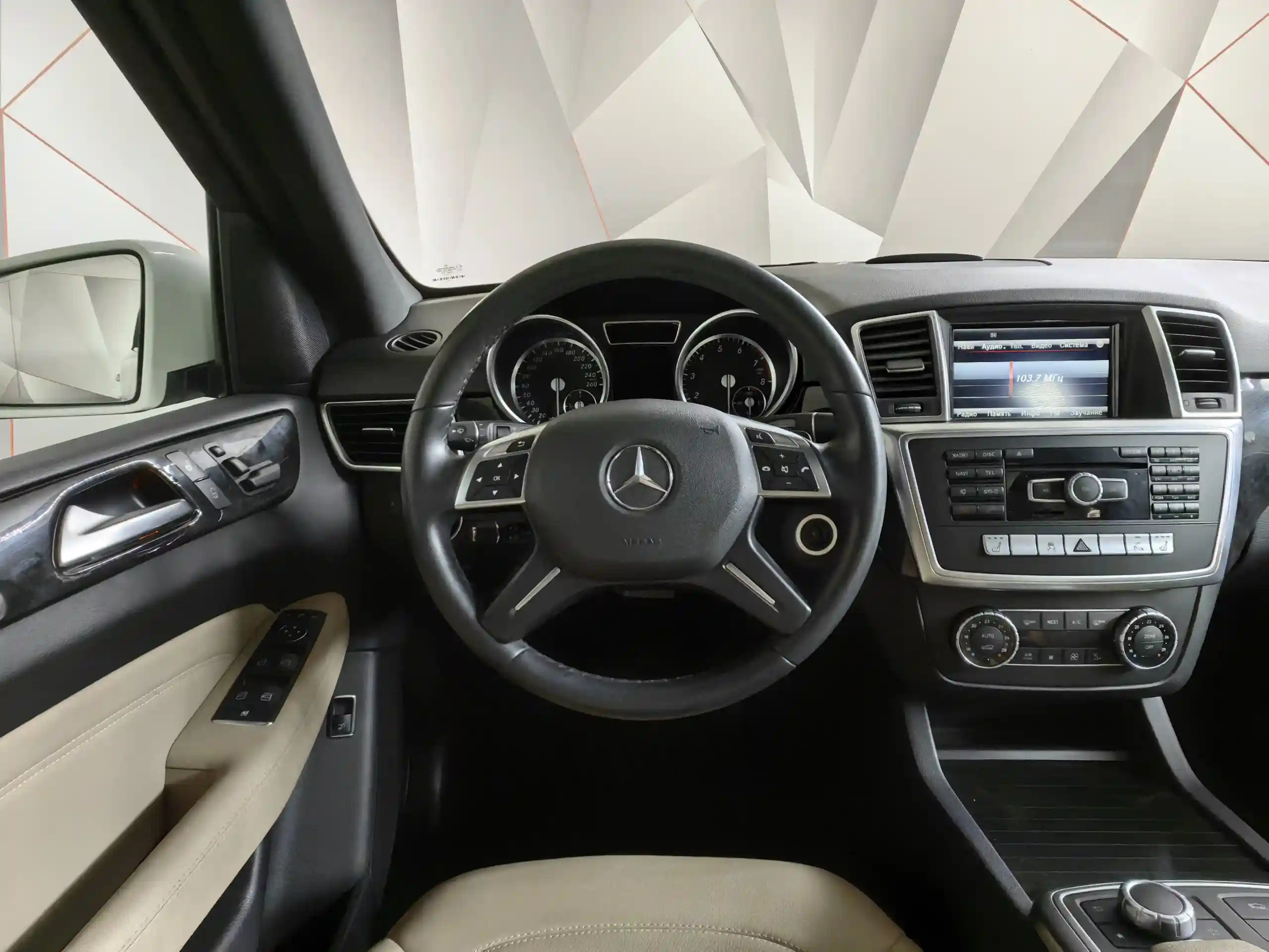 Mercedes-Benz M-Класс 2014