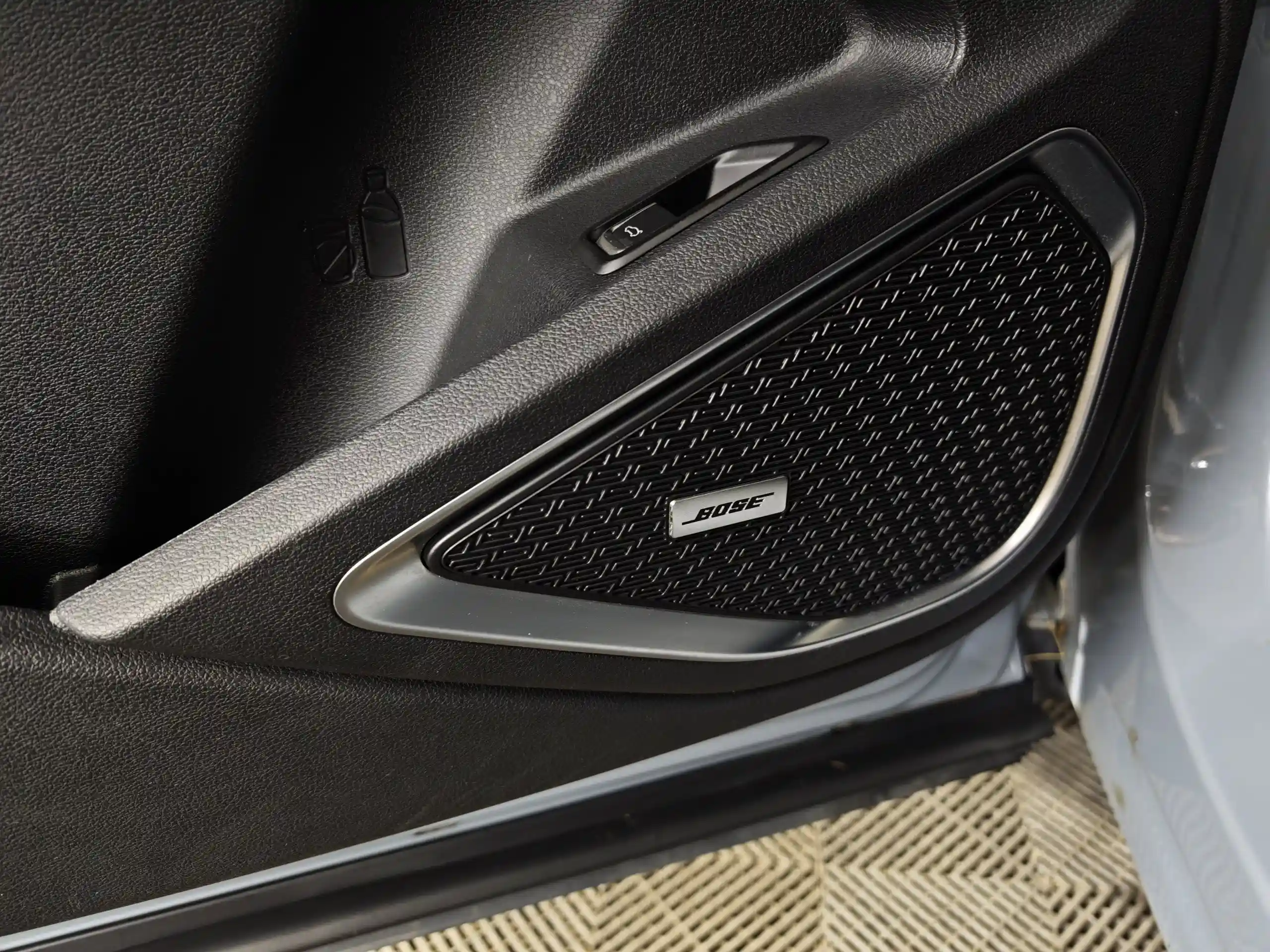 Geely Tugella 2022