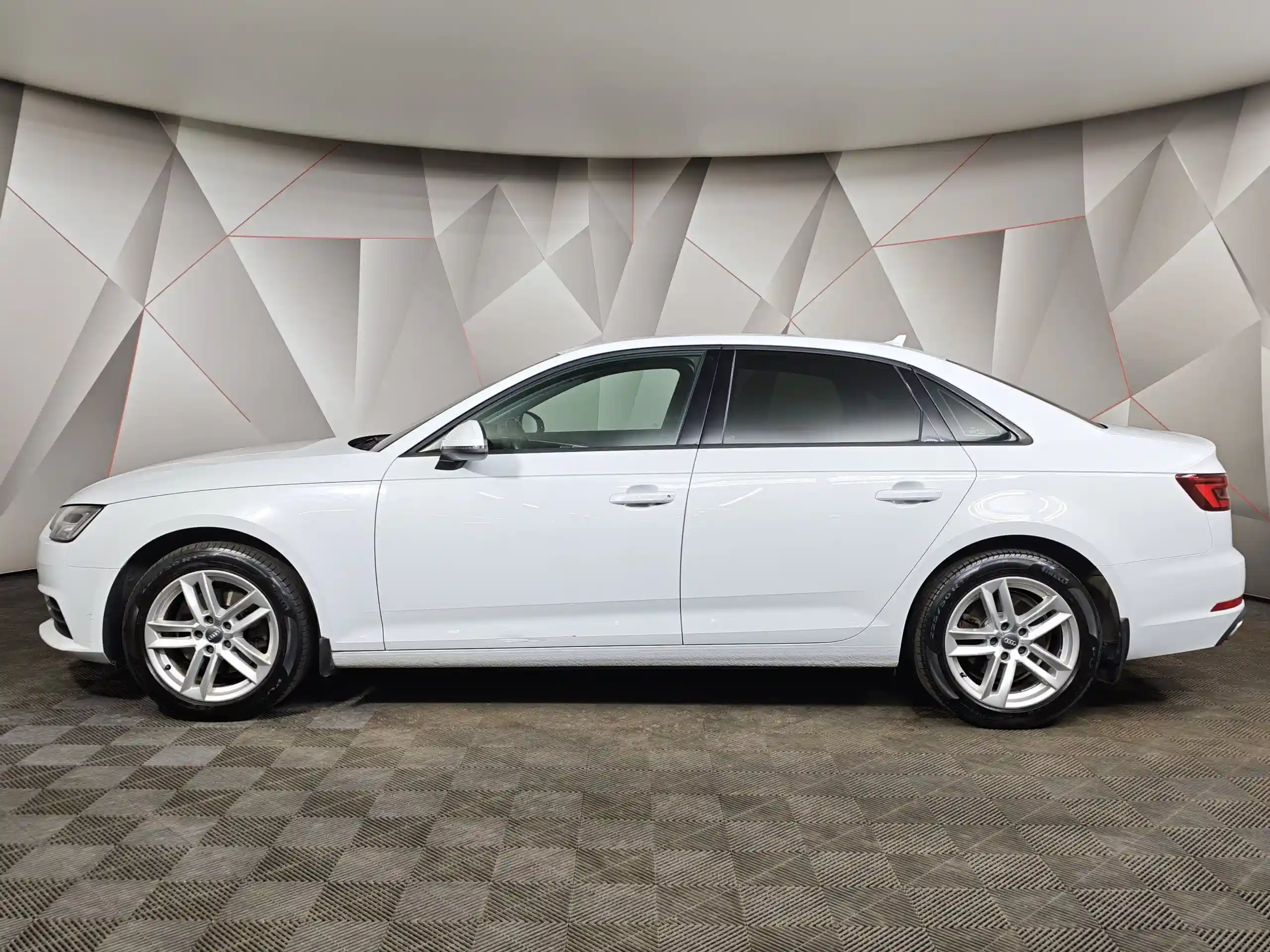 Audi A4 2019
