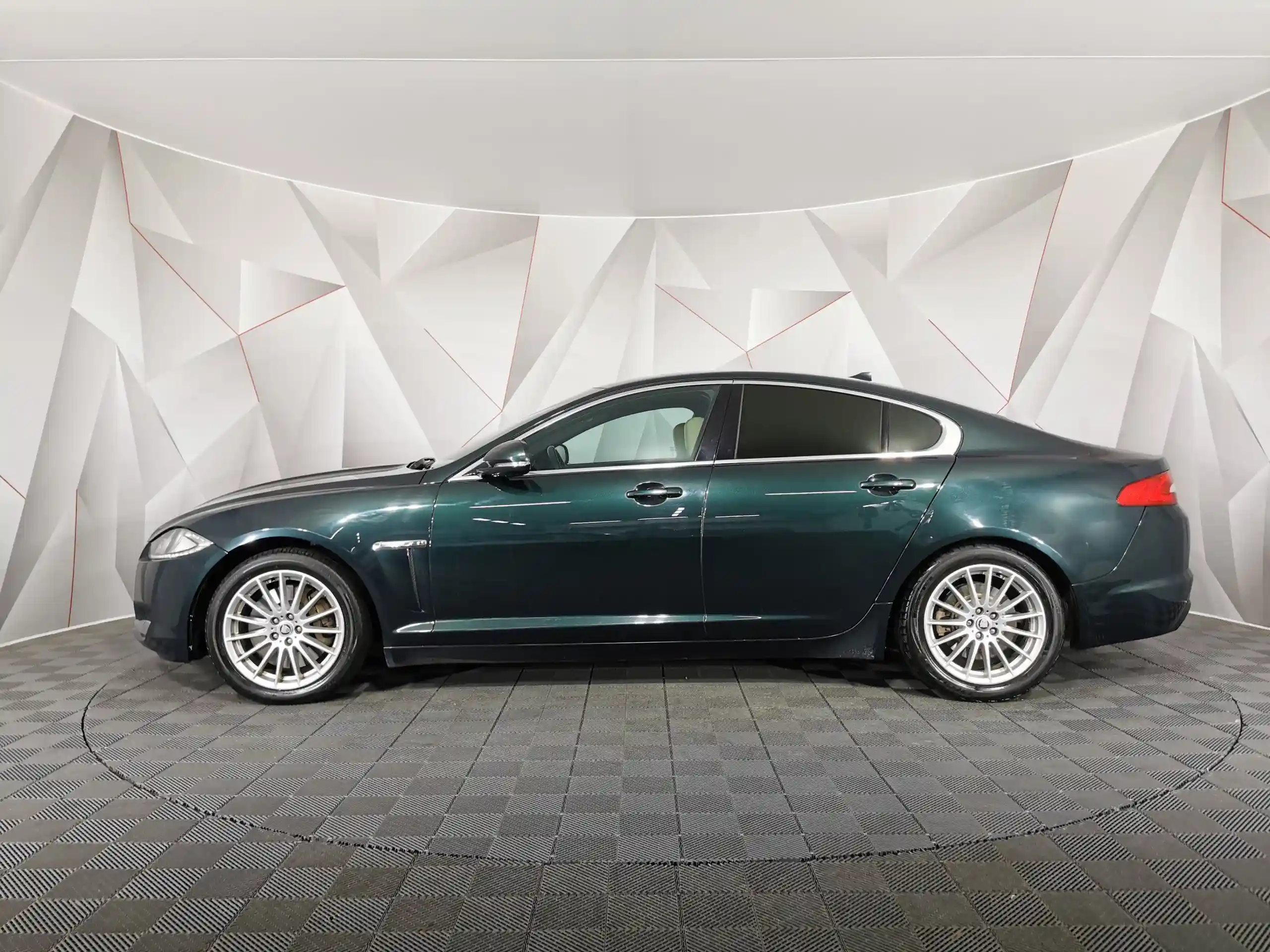 Jaguar XF 2013