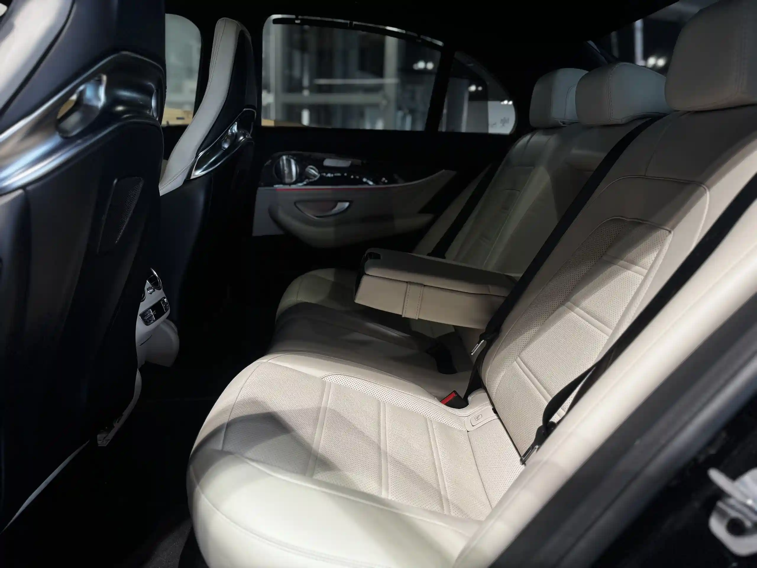 Mercedes-Benz E-Класс 2021