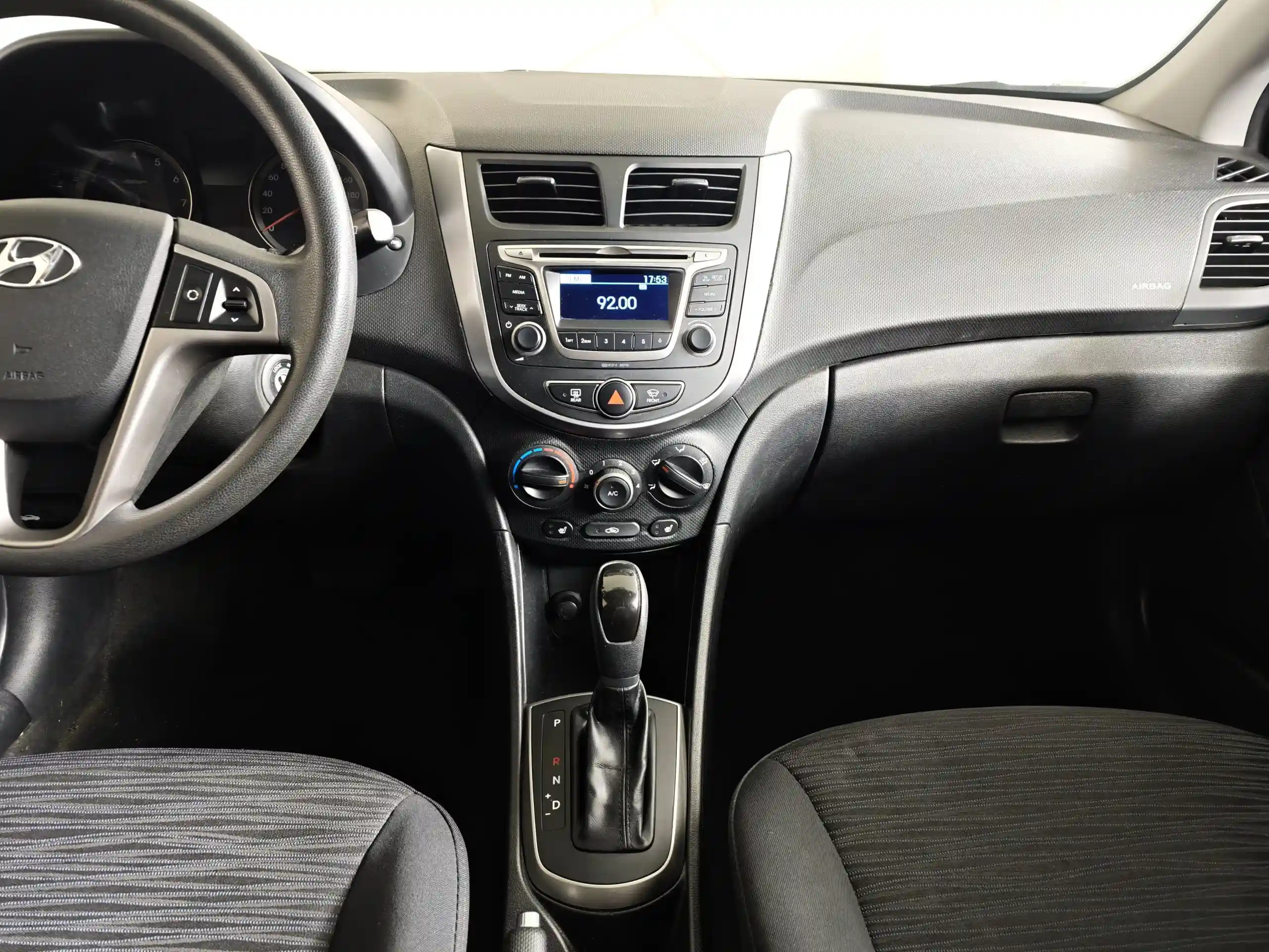 Hyundai Solaris 2015