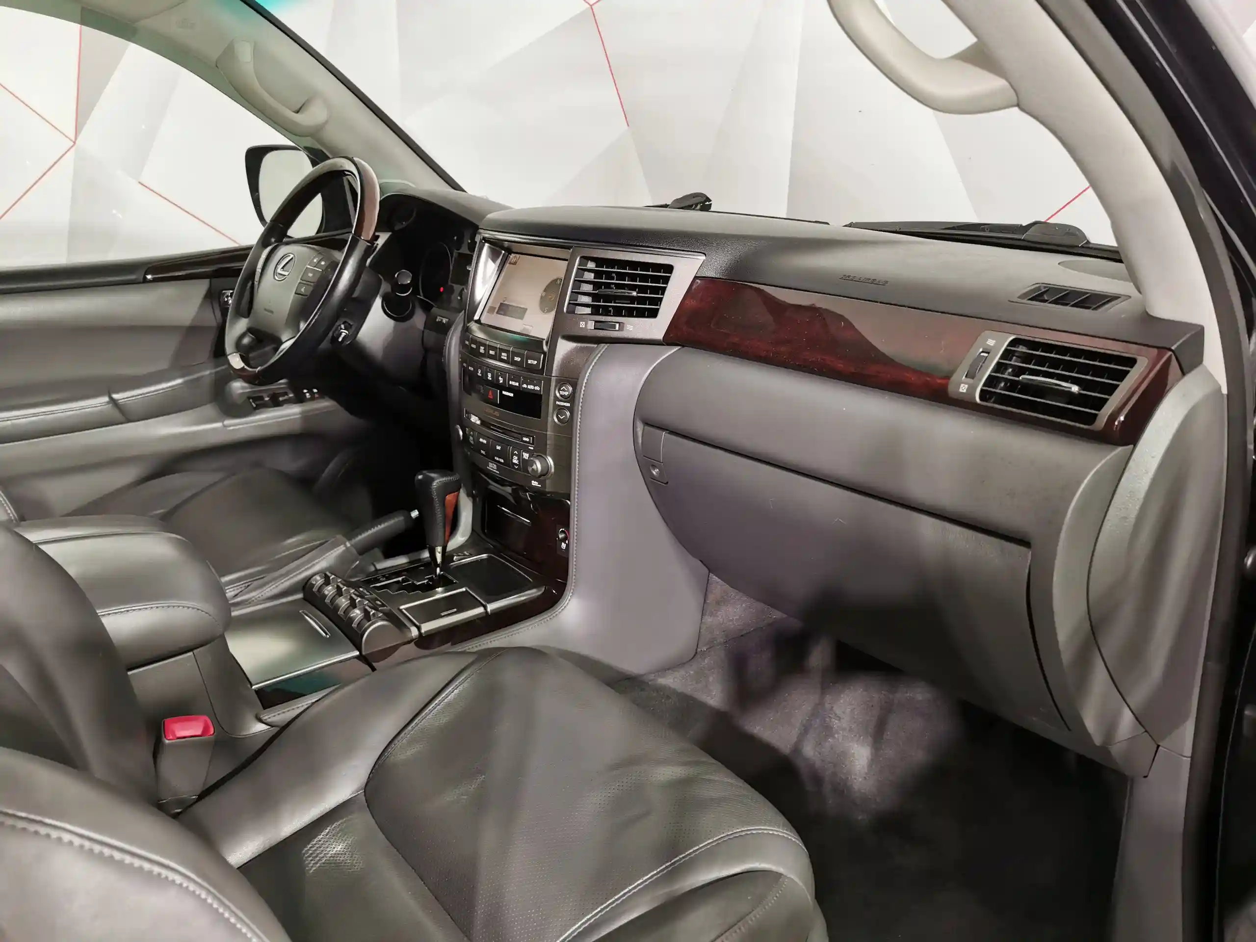 Lexus LX 2010