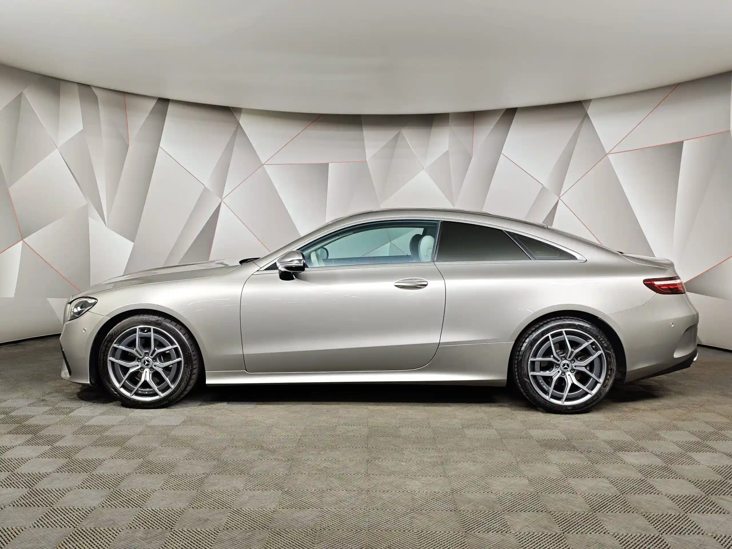 Mercedes-Benz E-Класс 2020